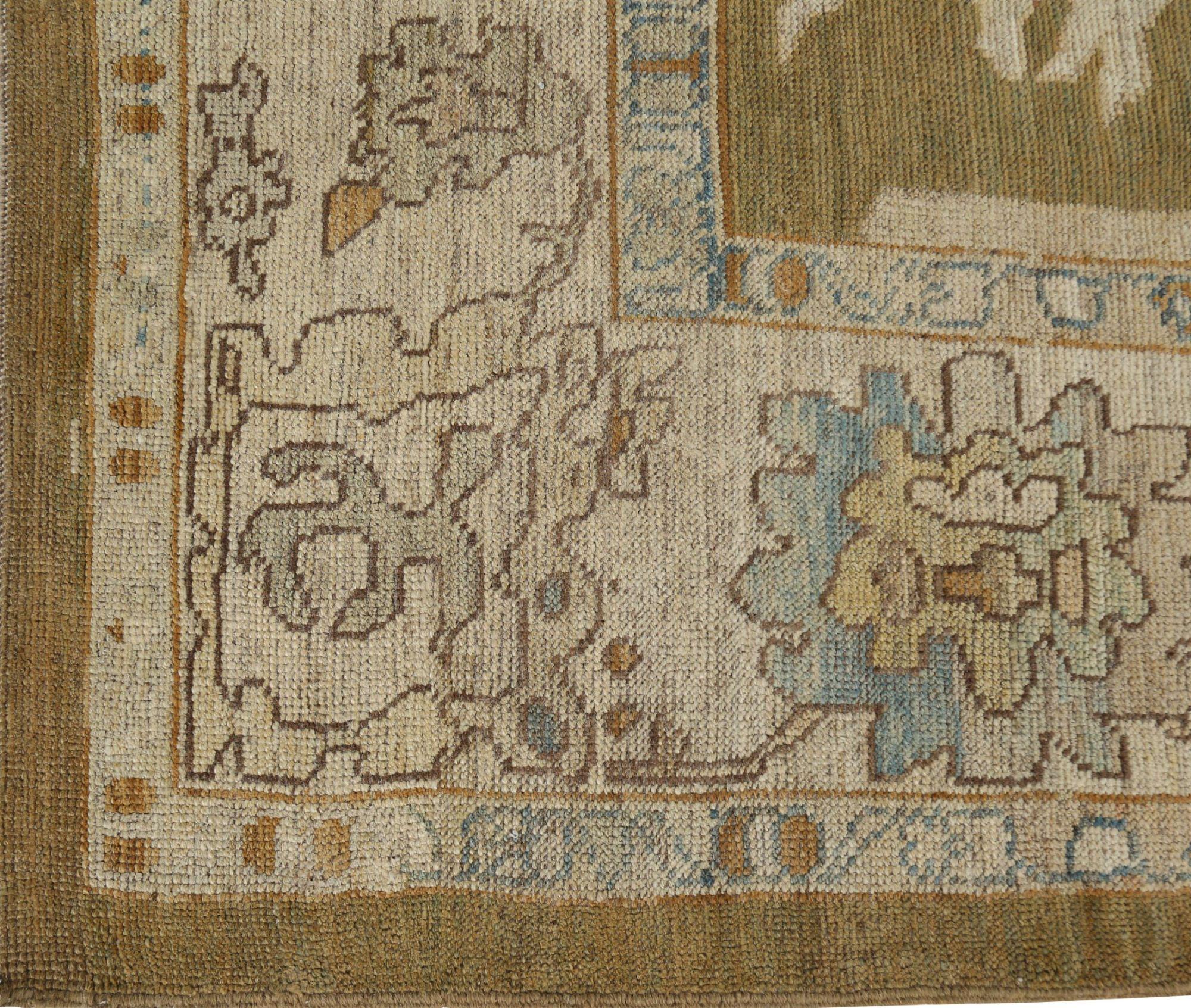 Entdecken Sie die Eleganz von Afghanistan Oushak mit Teppichen von Circa 1990. Dieses exklusive Design aus Wolle und Braun ist perfekt, um Ihren Raum zu verschönern.