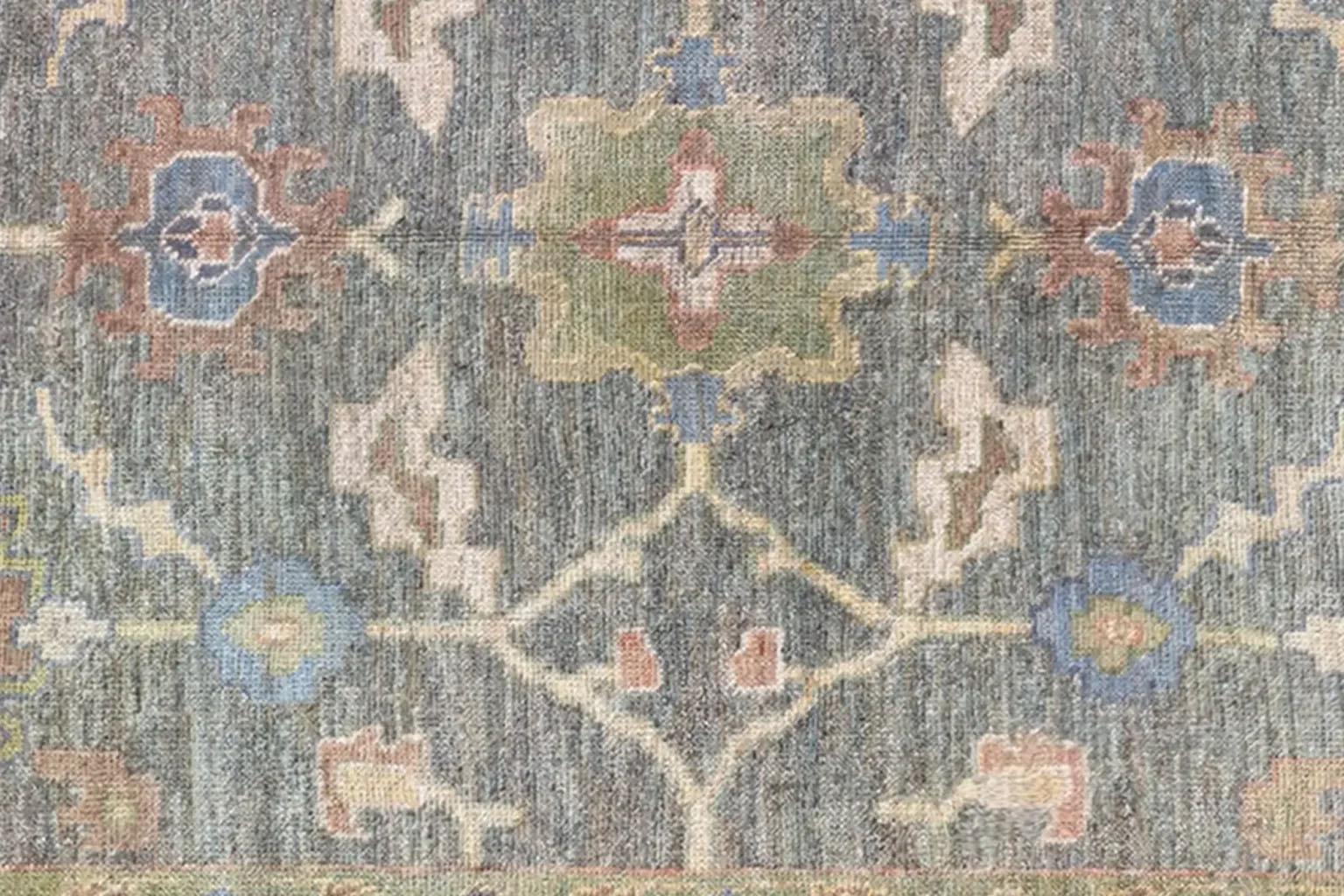 20th Century Turkey Area Rug - Oushak Design - Gray Ivory Green For Sale