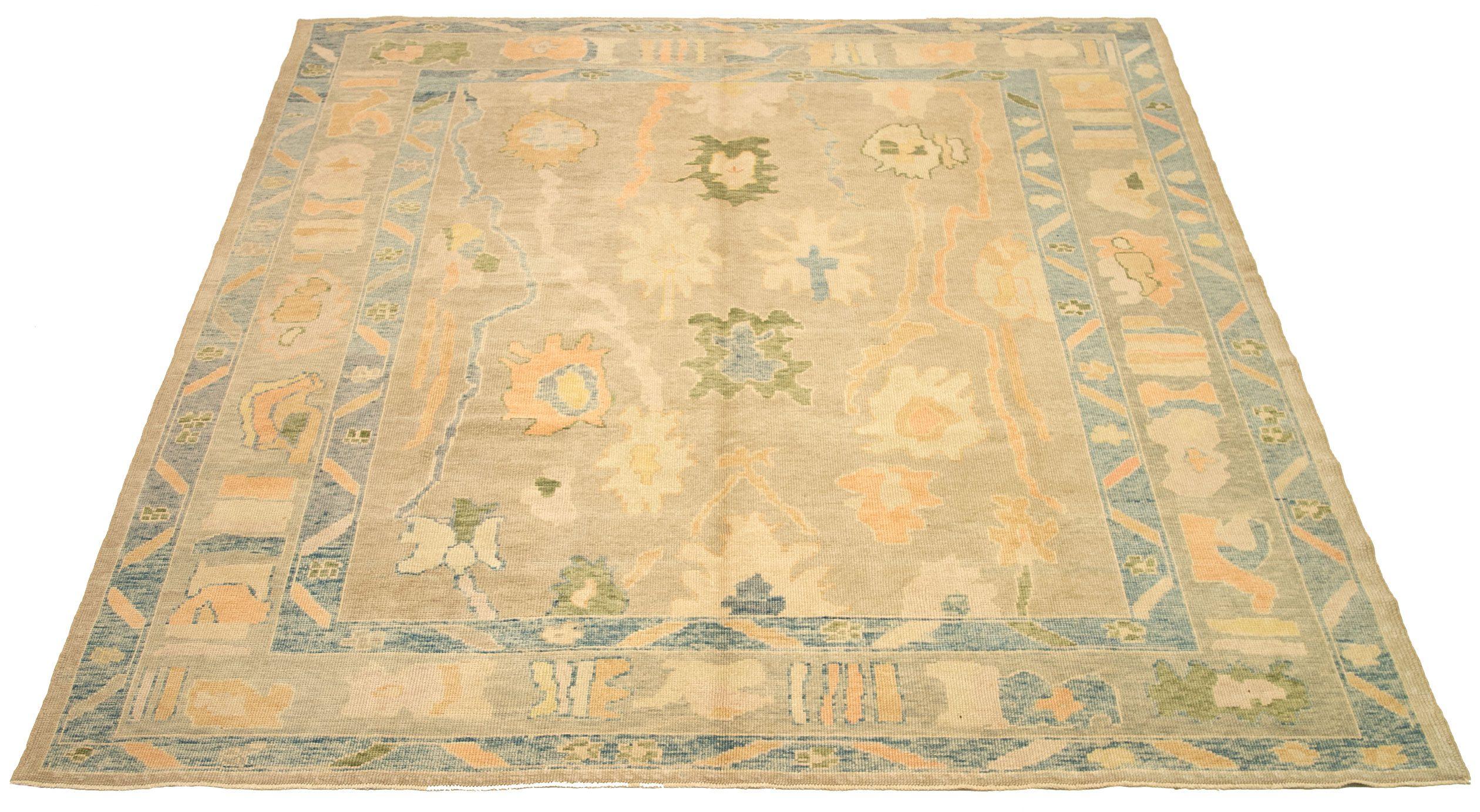 Entdecken Sie die Eleganz von Afghanistan Oushak mit Teppichen von Circa 1990. Dieses exklusive Design aus Wolle und GreenOrangeTaupe ist perfekt, um Ihren Raum zu verschönern.