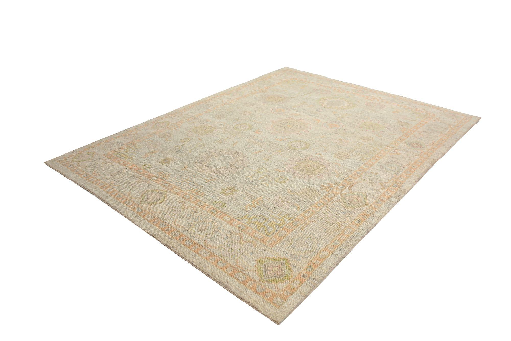 Entdecken Sie die Eleganz von Afghanistan Oushak mit Teppichen von Circa 1990. Dieses exklusive Design aus Wolle und Elfenbein ist perfekt, um Ihren Raum zu verschönern.