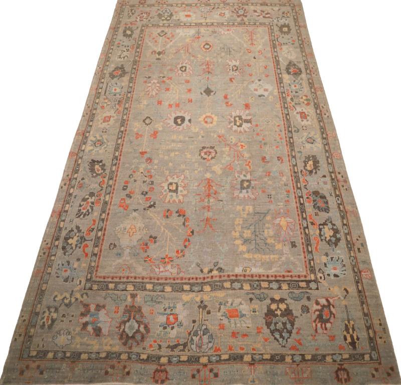 Entdecken Sie die Eleganz von Afghanistan Oushak mit Teppichen von Circa 1990. Dieses exklusive Design aus Wolle und Elfenbeinrot ist perfekt, um Ihren Raum zu verschönern.