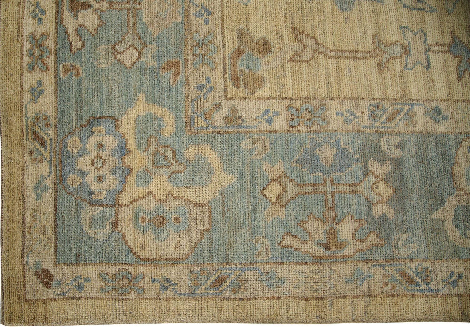 Scopri l'eleganza dell'Afghanistan Oushak con i tappeti per l'area CIRCA del 1990. Progettato con lana e giallo, questo design esclusivo è perfetto per valorizzare il tuo spazio.