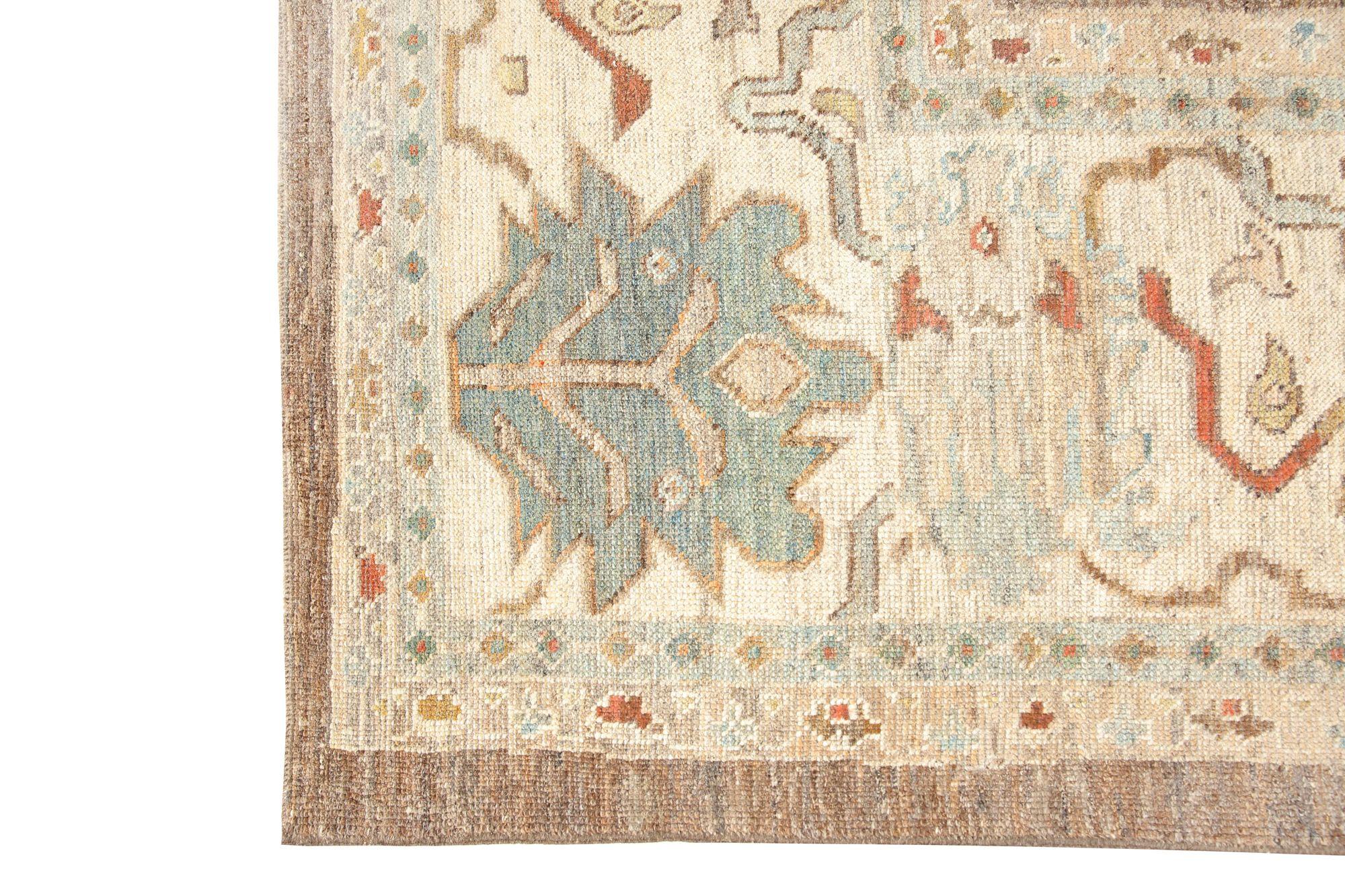 Entdecken Sie die Eleganz von Afghanistan Oushak mit einem übergroßen Teppich von CIRCA 1970. Dieses exklusive Design aus Wolle und Braun-Elfenbein ist perfekt, um Ihren Raum zu verschönern.