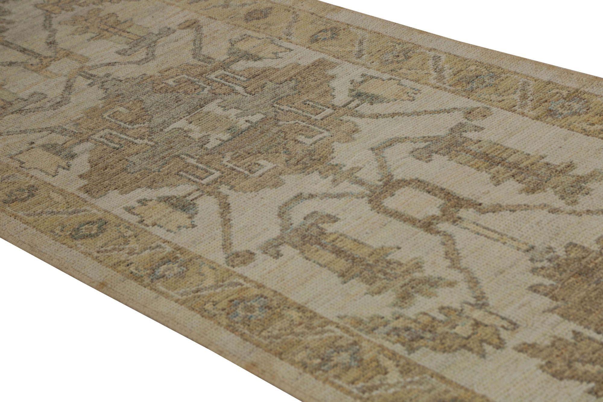 Afghanistan Oushak-Läufer aus Wolle in Elfenbein mit elfenbeinfarbenem Design - 95973 (Stammeskunst) im Angebot