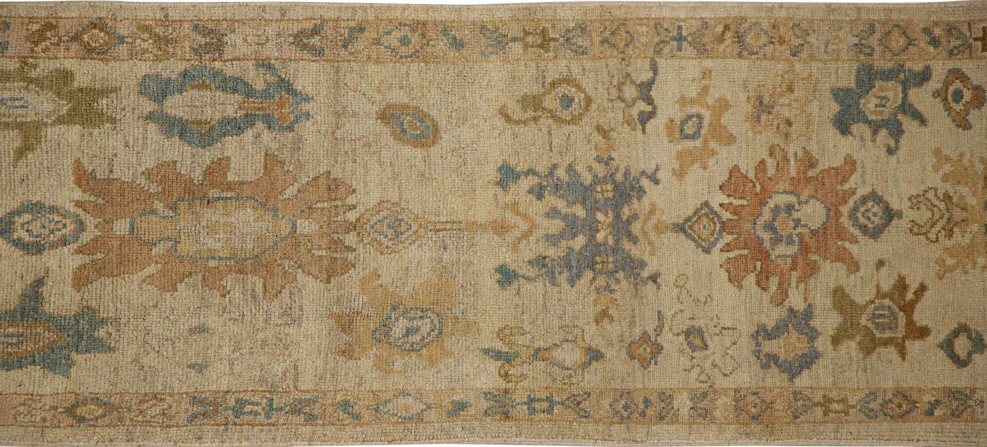 Afghanistan Oushak-Läufer aus Wolle in Elfenbein mit elfenbeinfarbenem Design - 96062 (Stammeskunst) im Angebot