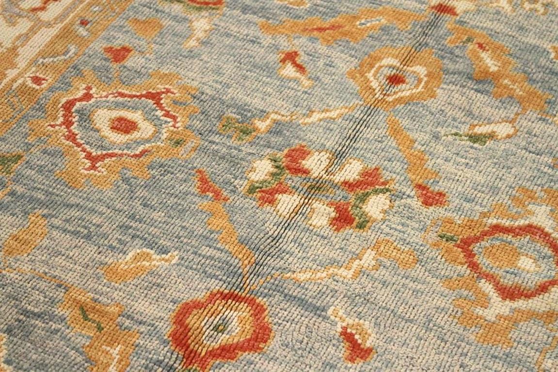 Oushak Afghanistan Oushak Kleiner Teppich aus Wolle in Blau, Elfenbein, Orange und Rot - 88014 (Stammeskunst) im Angebot