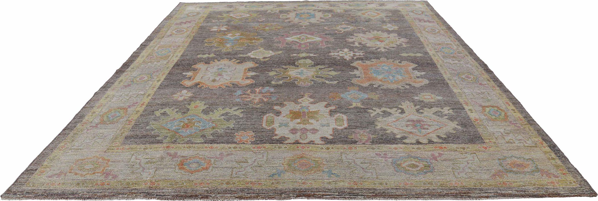 Découvrez l'élégance de la Collection Elegal d'Afghanistan, qui comprend des tapis de sol de la collection Circa 1990. Conçu avec de la laine et du BlueBrownGreenIvoryPink, ce design exclusif est parfait pour mettre en valeur votre espace.