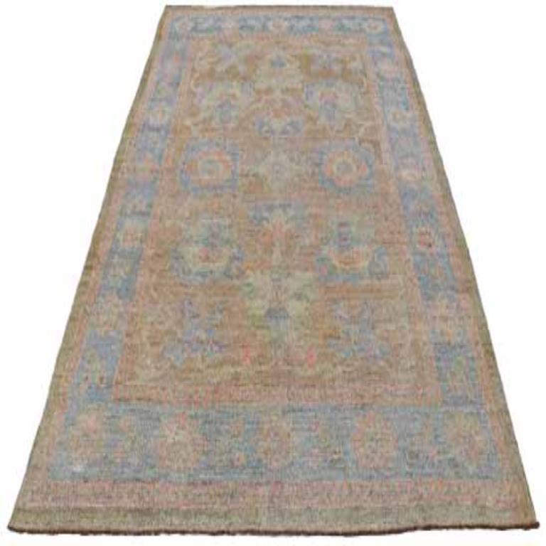 Descubre la elegancia de la Colección Rosa de Afganistán con las Alfombras de Área de Circa 1990. Diseñado con Lana y AzulVerdeRosa, este diseño exclusivo es perfecto para realzar tu espacio.