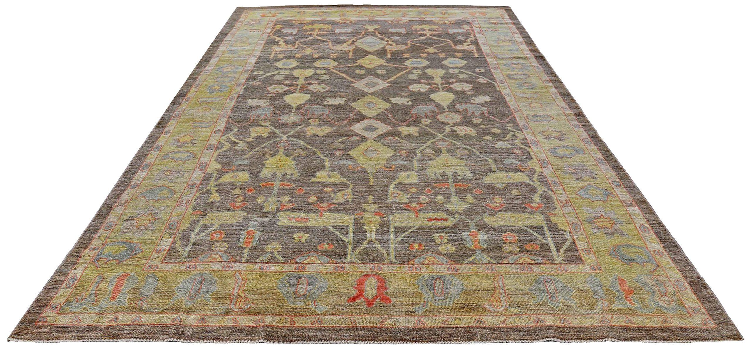 Scopri l'eleganza della Collection'S di Afghanistan Rose con i tappeti per l'area CIRCA del 1990. Progettato con lana e marrone-verde, questo design esclusivo è perfetto per valorizzare il tuo spazio.
