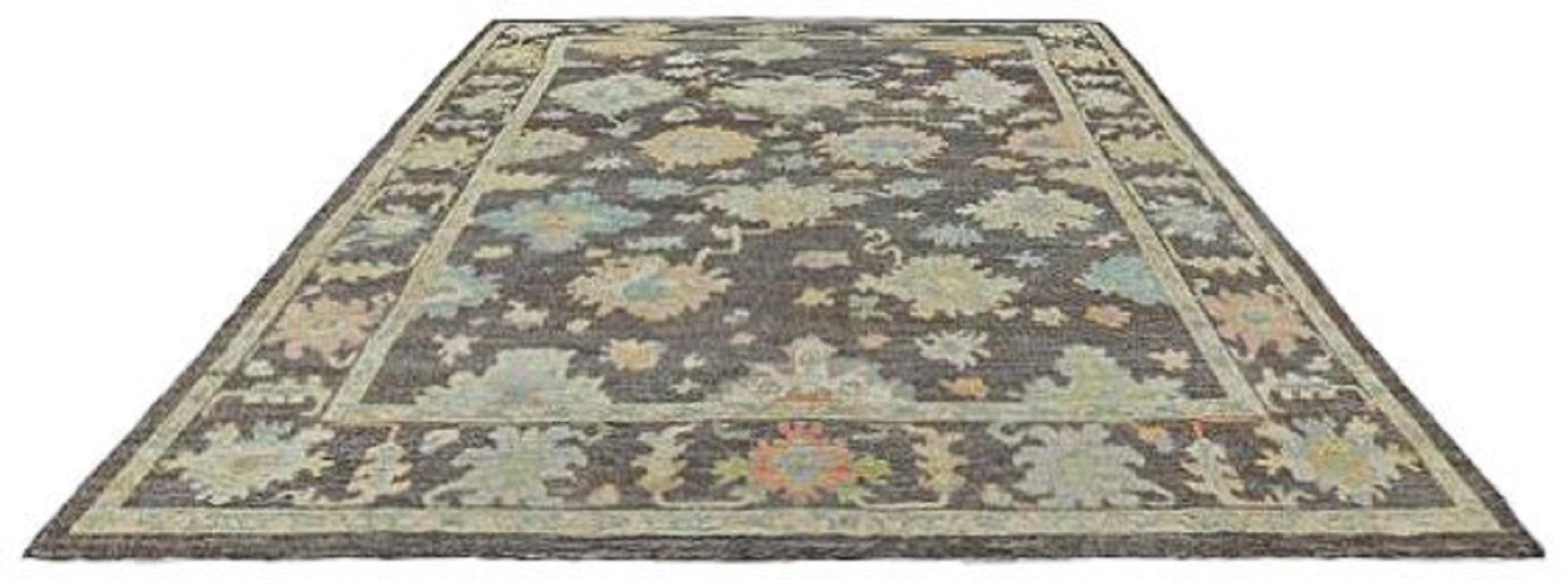 Scopri l'eleganza della Collection'S di Afghanistan Rose con i tappeti per l'area CIRCA del 1990. Progettato con lana e marrone-avorio-rosa, questo design esclusivo è perfetto per valorizzare il tuo spazio.
