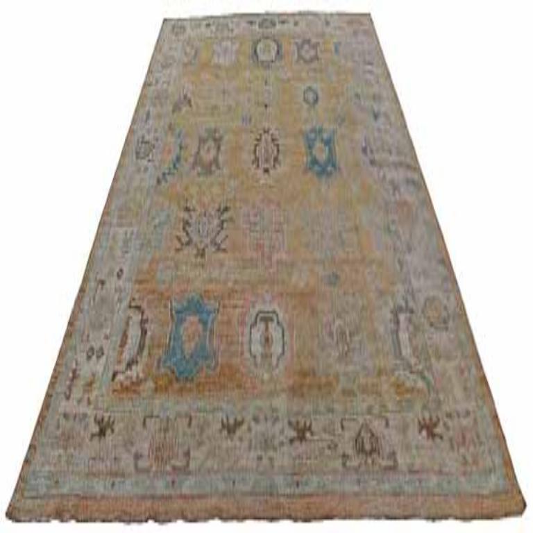Découvrez l'élégance de la Collection Elegal d'Afghanistan, qui comprend des tapis de sol de la collection Circa 1990. Conçu avec de la laine et du Design/One, ce design exclusif est parfait pour mettre en valeur votre espace.