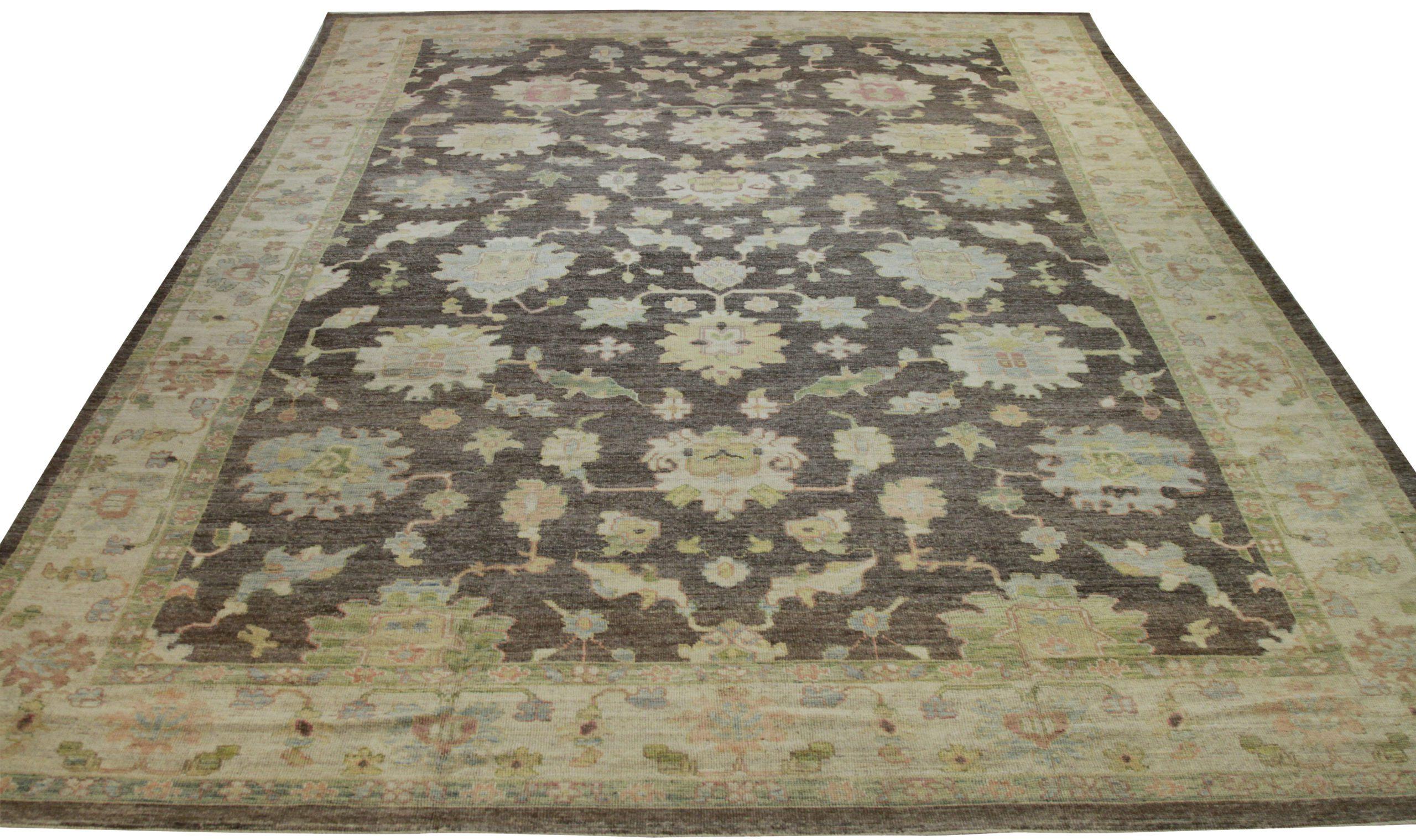 Entdecken Sie die Eleganz der Afghanistan Rose Collection mit dem Over Size Rug von CIRCA 1990. Dieses exklusive Design aus Wolle und BlauBraunElfenbein ist perfekt, um Ihren Raum zu verschönern.