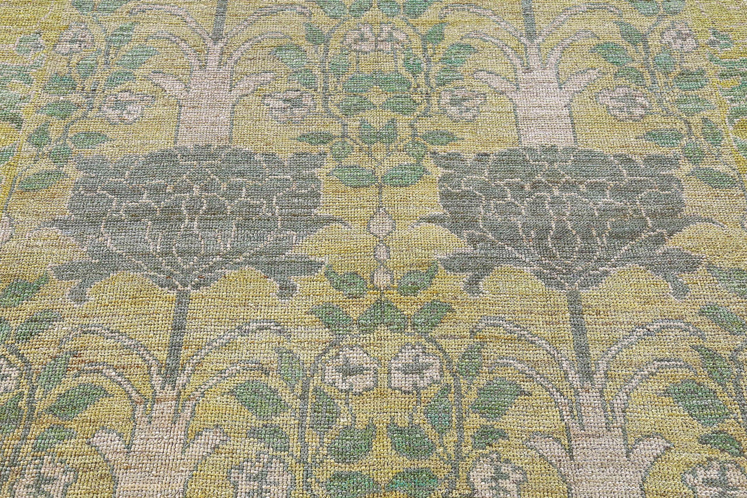 Afghanistan Rose Collection Small Rug Circa 1990 - Wool Gray Green Ivory - 90901 In Excellent Condition For Sale In Dallas, TX