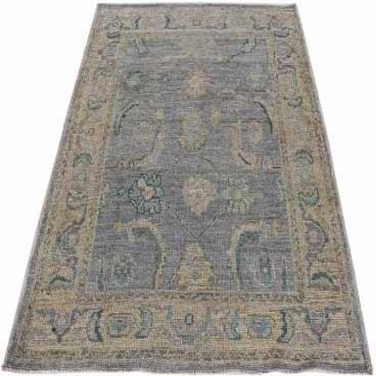 Scopri l'eleganza della Collezione Afghanistan Rose con il Tappeto Piccolo di CIRCA 1990. Progettato con Lana e AvorioPurpel, questo design esclusivo è perfetto per valorizzare il tuo spazio.