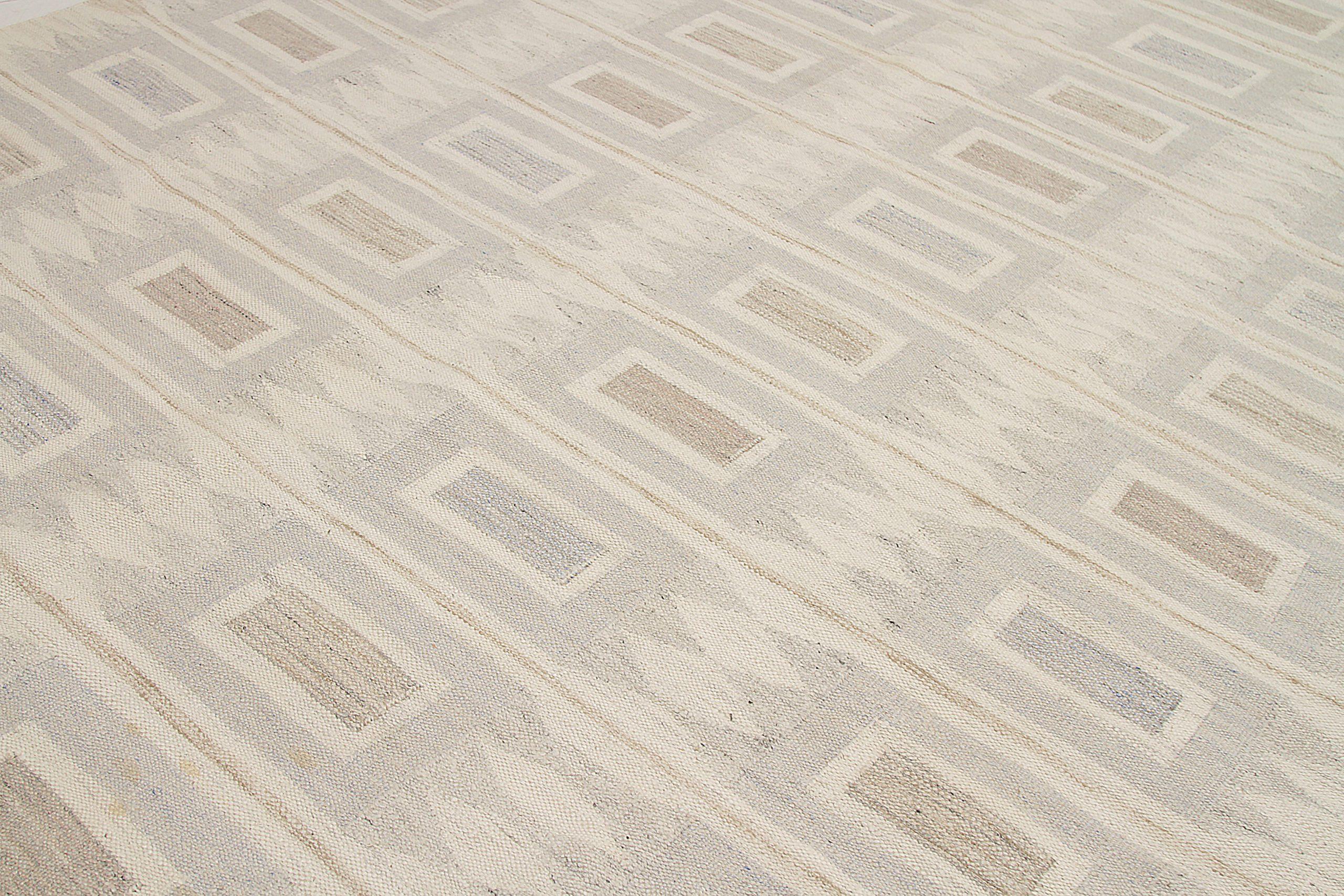 Afghanistan Scandinavian Area Rugs Circa 1990 - Wool Gray Ivory Taupe - 92580 In Excellent Condition For Sale In Dallas, TX