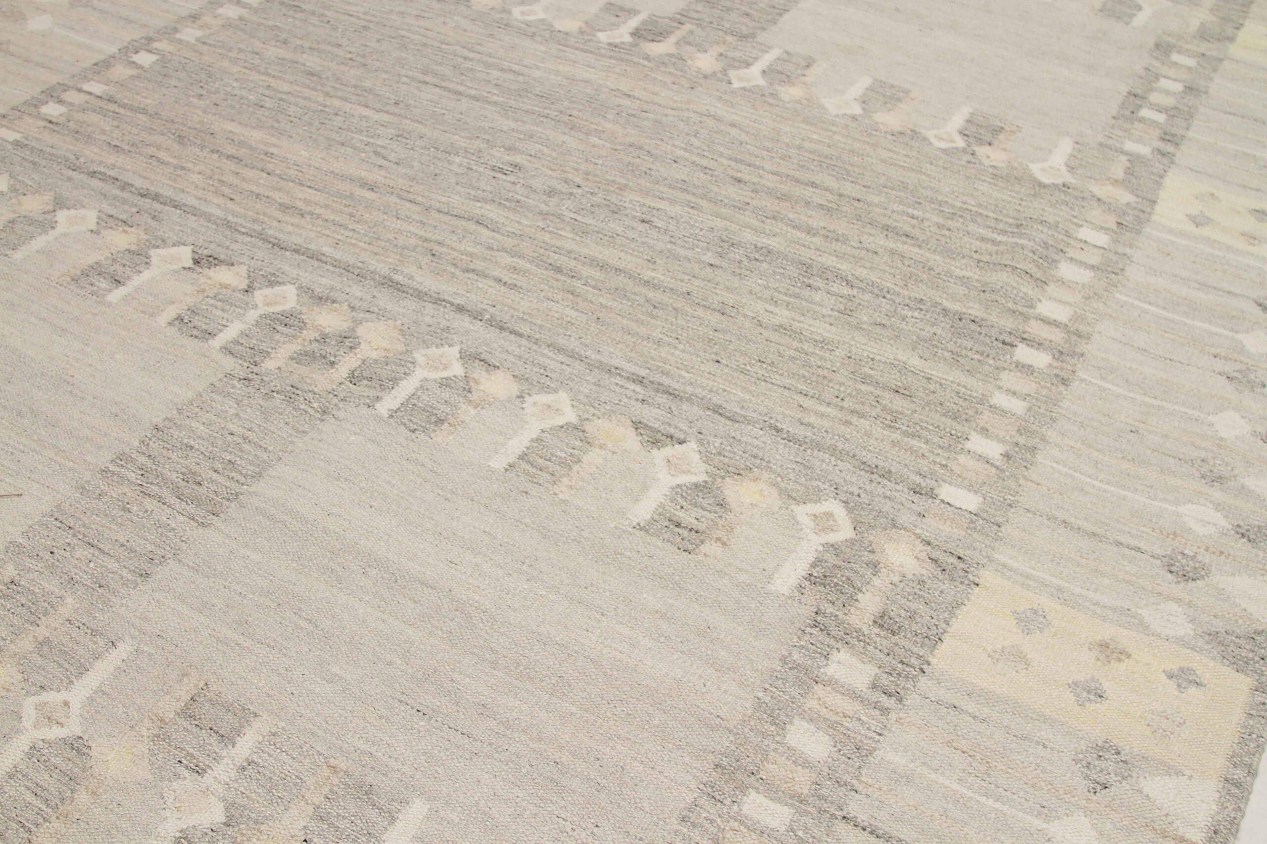 Afghanistan Tapis de sol scandinave Circa 1990 - Laine Gris Ivoire Jaune - 92591 Excellent état - En vente à Dallas, TX