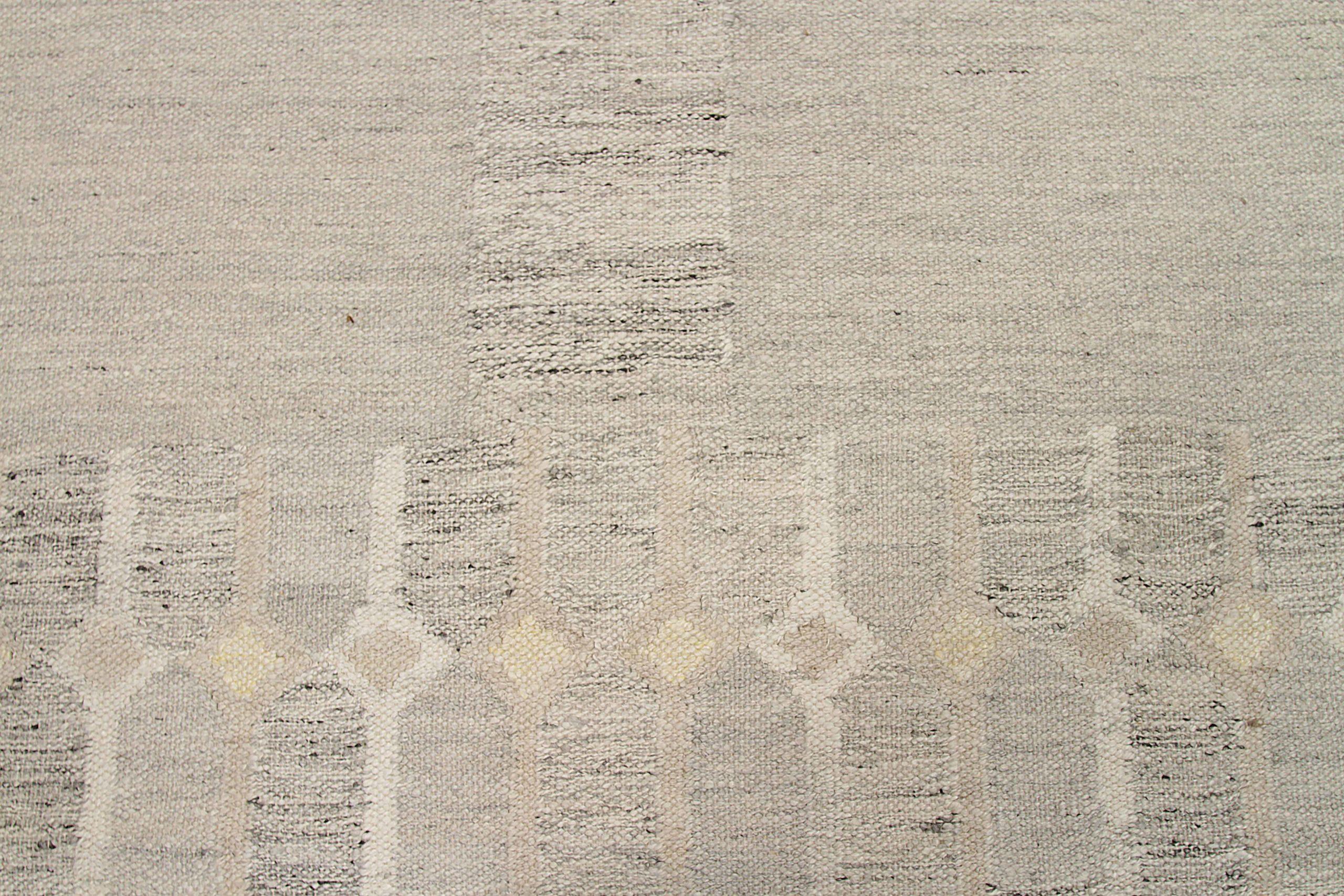 Afganistán Alfombras Escandinavas Circa 1990 - Lana Marfil Topo Amarillo - 92592 en Excelente estado para la venta en Dallas, TX