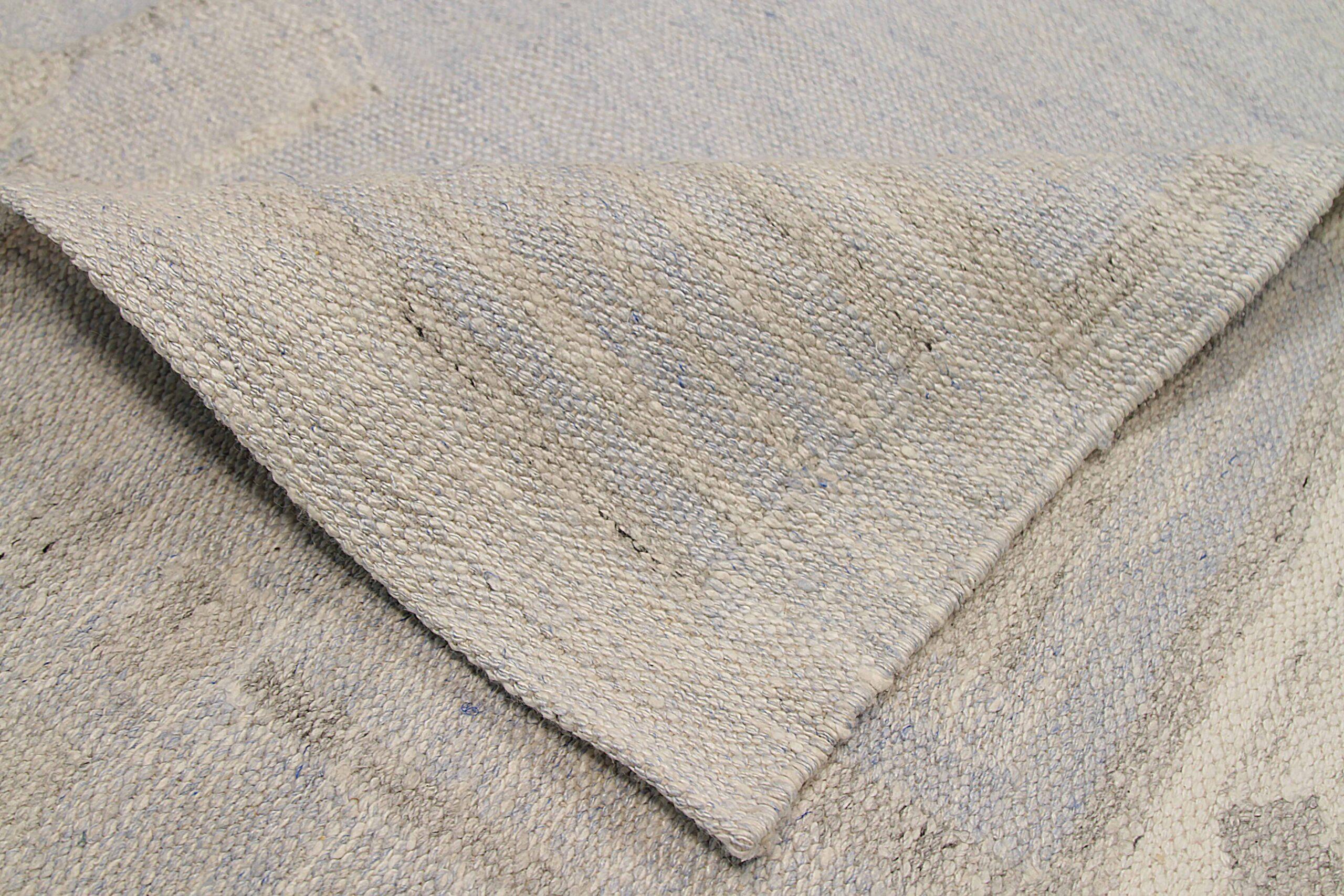 Alfombra Escandinava Afgana Circa 1990 - Lana Azul Marfil - 92590 en Excelente estado para la venta en Dallas, TX