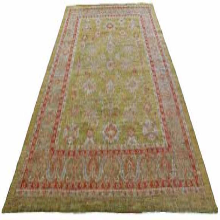 Entdecken Sie die Eleganz von Afghanistan Serapi mit Teppichen von Circa 1990. Dieses exklusive Design aus Wolle und GreenLight BlueRed ist perfekt, um Ihren Raum zu verschönern.