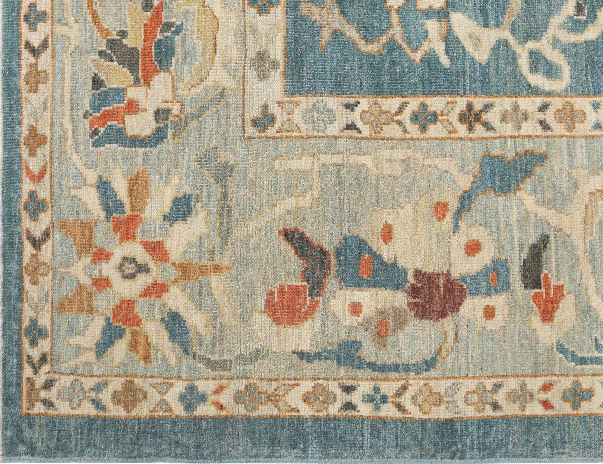Descubre la elegancia de Afganistán con Sultanabad Rugs de Circa 1990. Diseñado con lana y BlueGray, este diseño exclusivo es perfecto para realzar tu espacio.