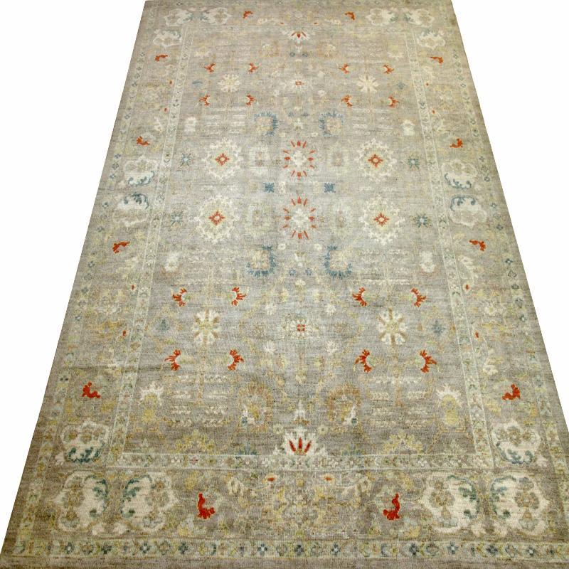 Entdecken Sie die Eleganz von Afghanistan Sultanabad mit Teppichen um 1990. Dieses exklusive Design aus Wolle und Blau-Elfenbein-Rot ist perfekt, um Ihren Raum zu verschönern.