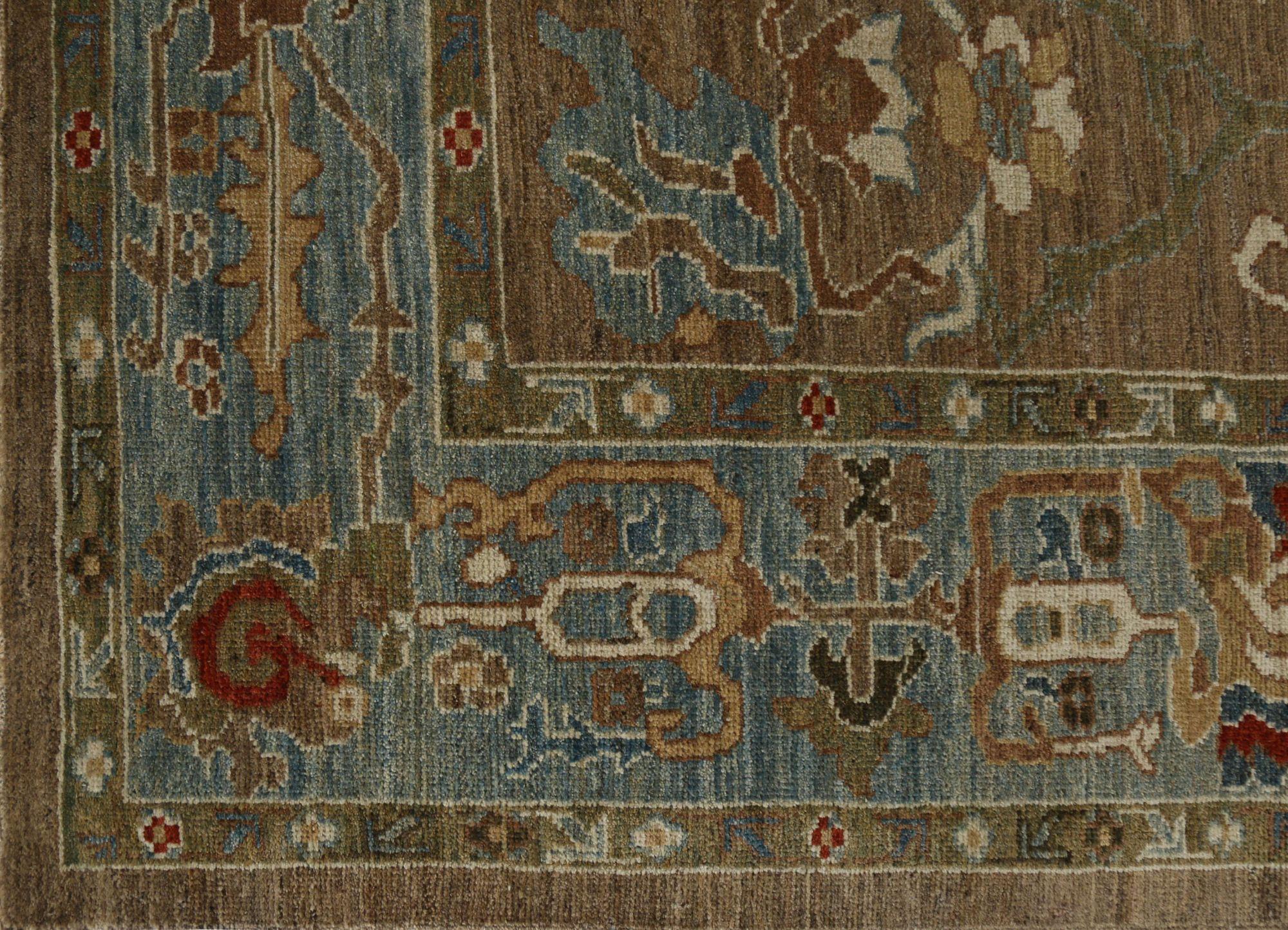 Scopri l'eleganza dell'Afghanistan Sultanabad Rugs con i tappeti CIRCA del 1990. Progettato in lana e marrone, questo design esclusivo è perfetto per valorizzare il tuo spazio.