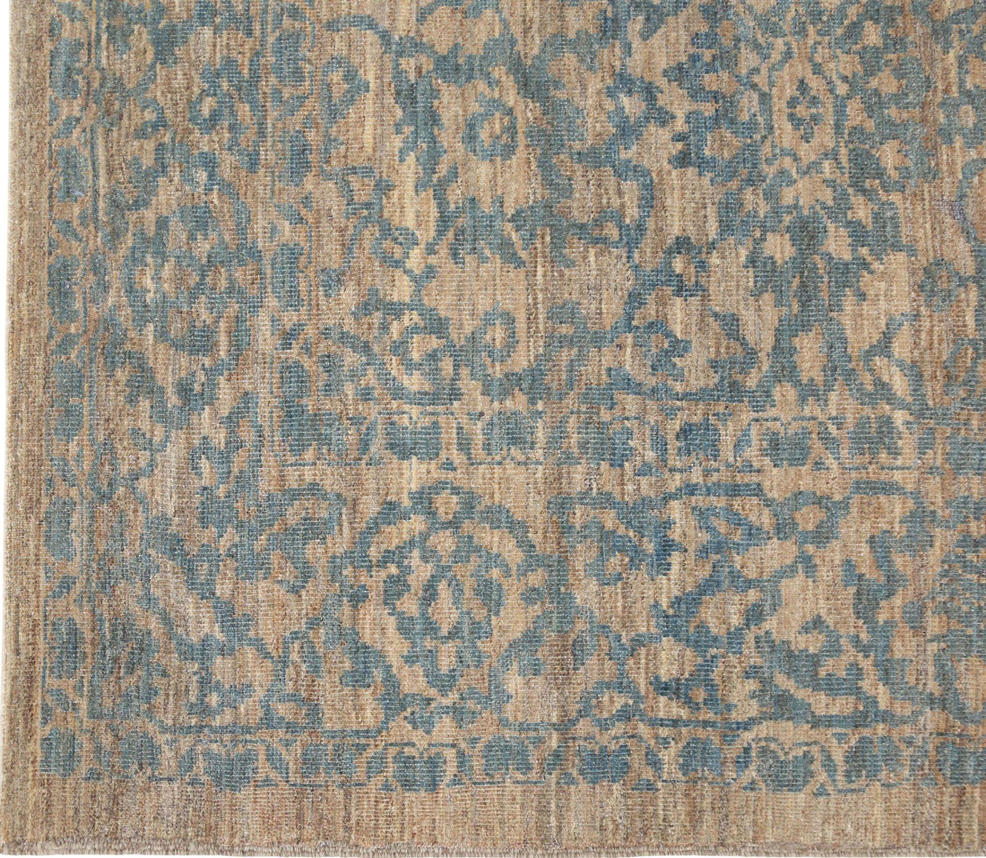Scopri l'eleganza dell'Afghanistan Sultanabad Rugs con i tappeti CIRCA del 1990. Progettato con lana e marrone-grigio, questo design esclusivo è perfetto per valorizzare il tuo spazio.