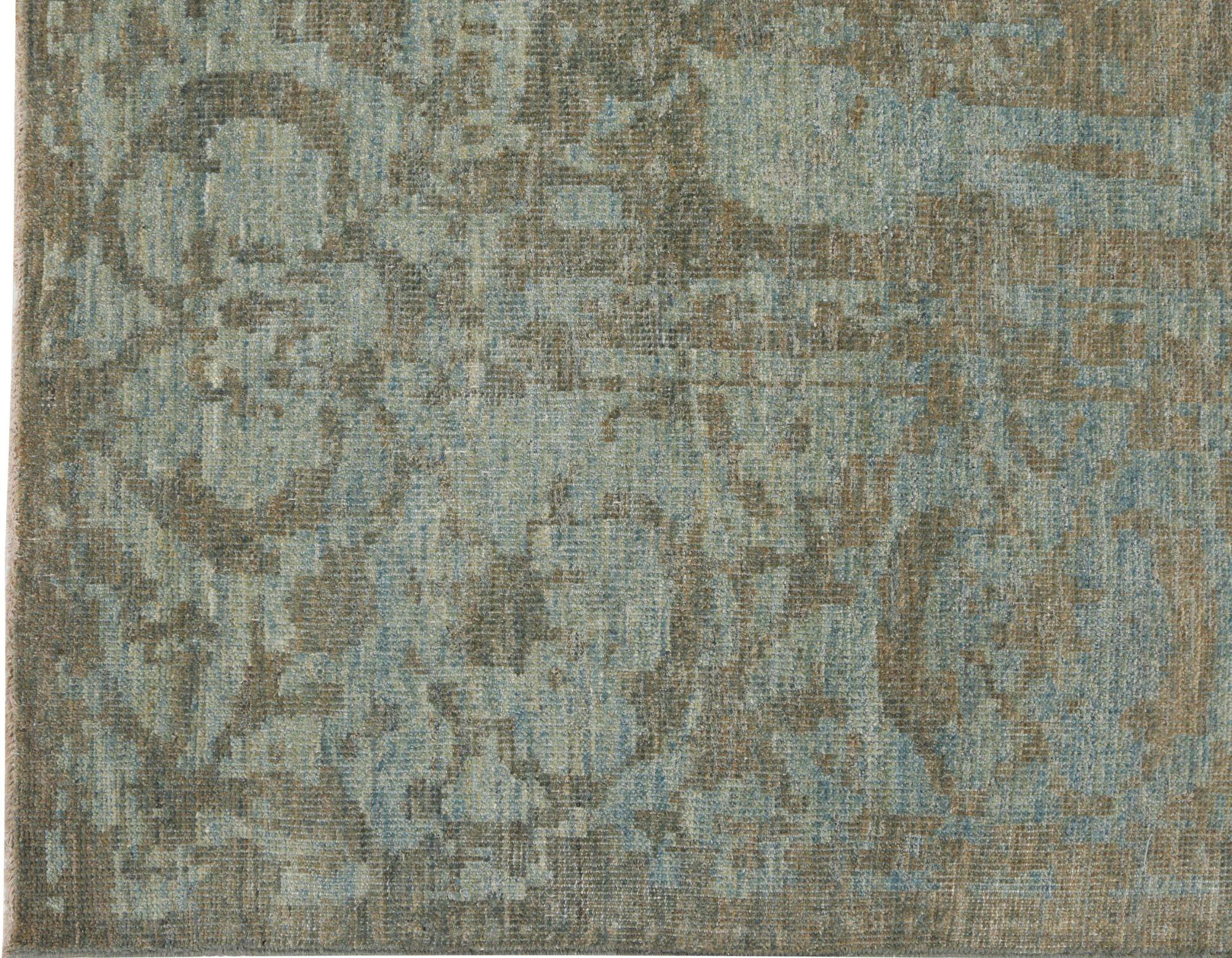 Scopri l'eleganza dell'Afghanistan Sultanabad Rugs con i tappeti CIRCA del 1990. Progettato con lana e marrone, nelle sfumature del grigio e dell'argento, questo design esclusivo è perfetto per valorizzare il tuo spazio.
