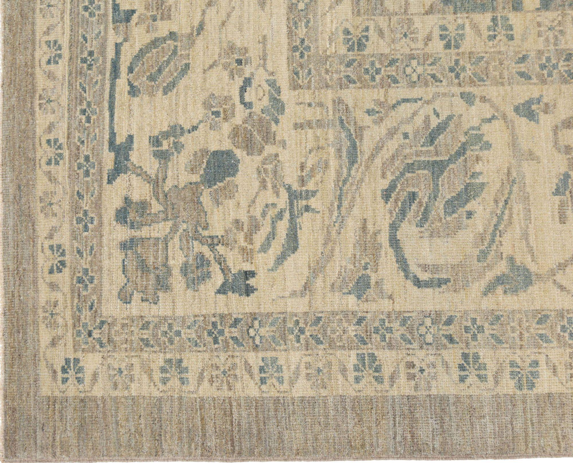 Descubre la elegancia de Afganistán con Sultanabad Rugs de Circa 1990. Diseñado con lana y marrón-marfil, este diseño exclusivo es perfecto para realzar tu espacio.