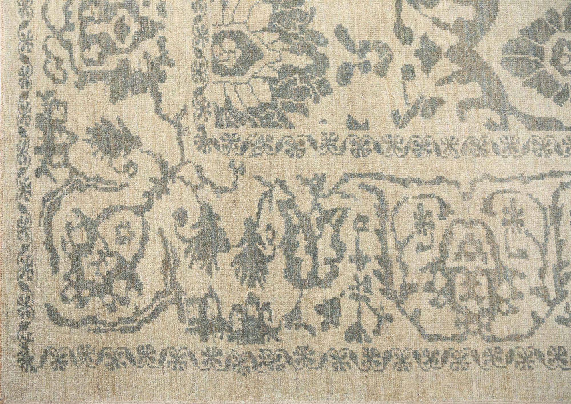 Découvrez l'élégance de l'Afghanistan Sultanabad avec des tapis de zone datant de 1990. Conçu avec de la laine et du Design/One, ce design exclusif est parfait pour mettre en valeur votre espace.