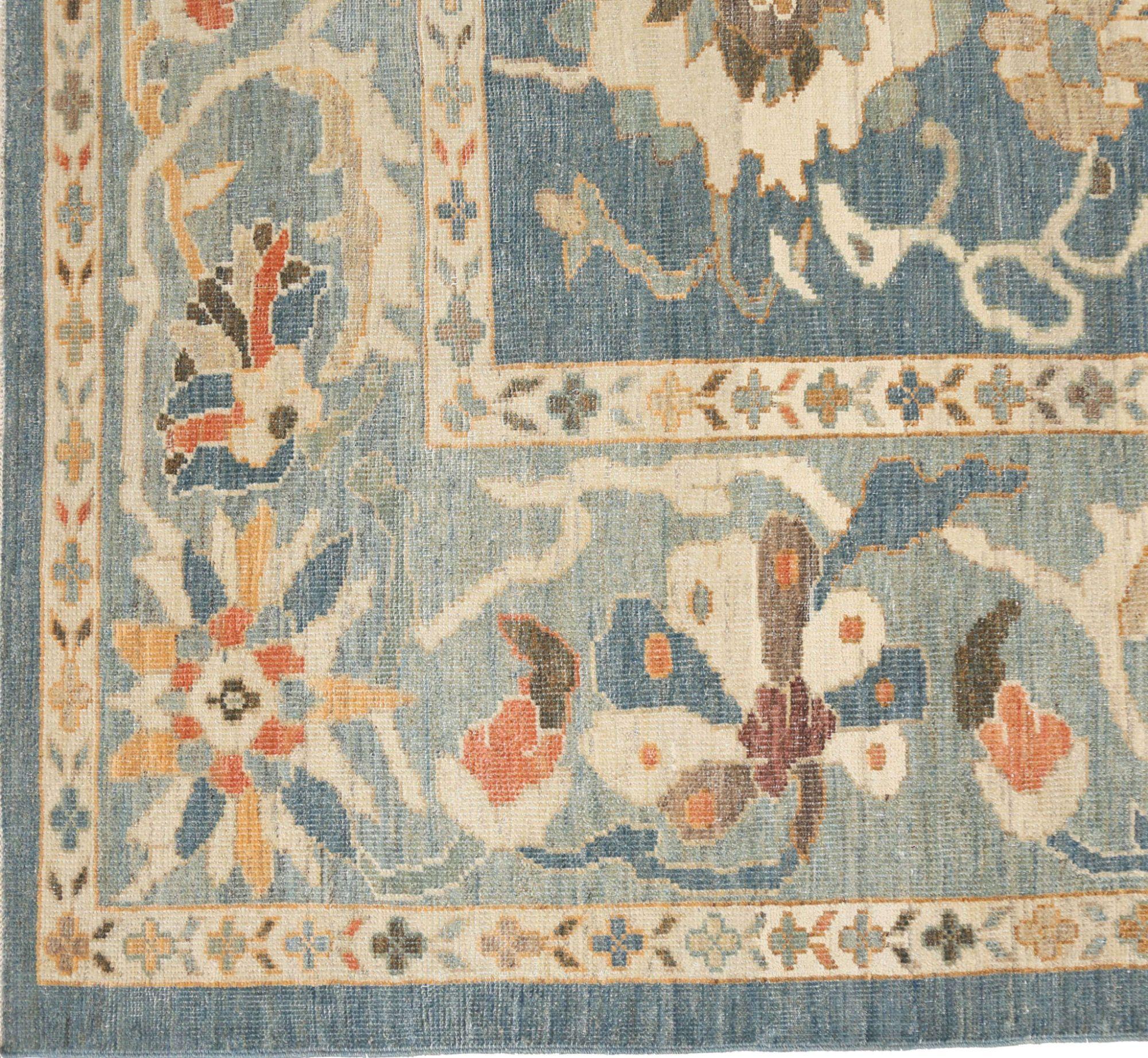 Entdecken Sie die Eleganz von Afghanistan Sultanabad mit Teppichen um 1990. Dieses exklusive Design aus Wolle und Grau ist perfekt, um Ihren Raum zu verschönern.