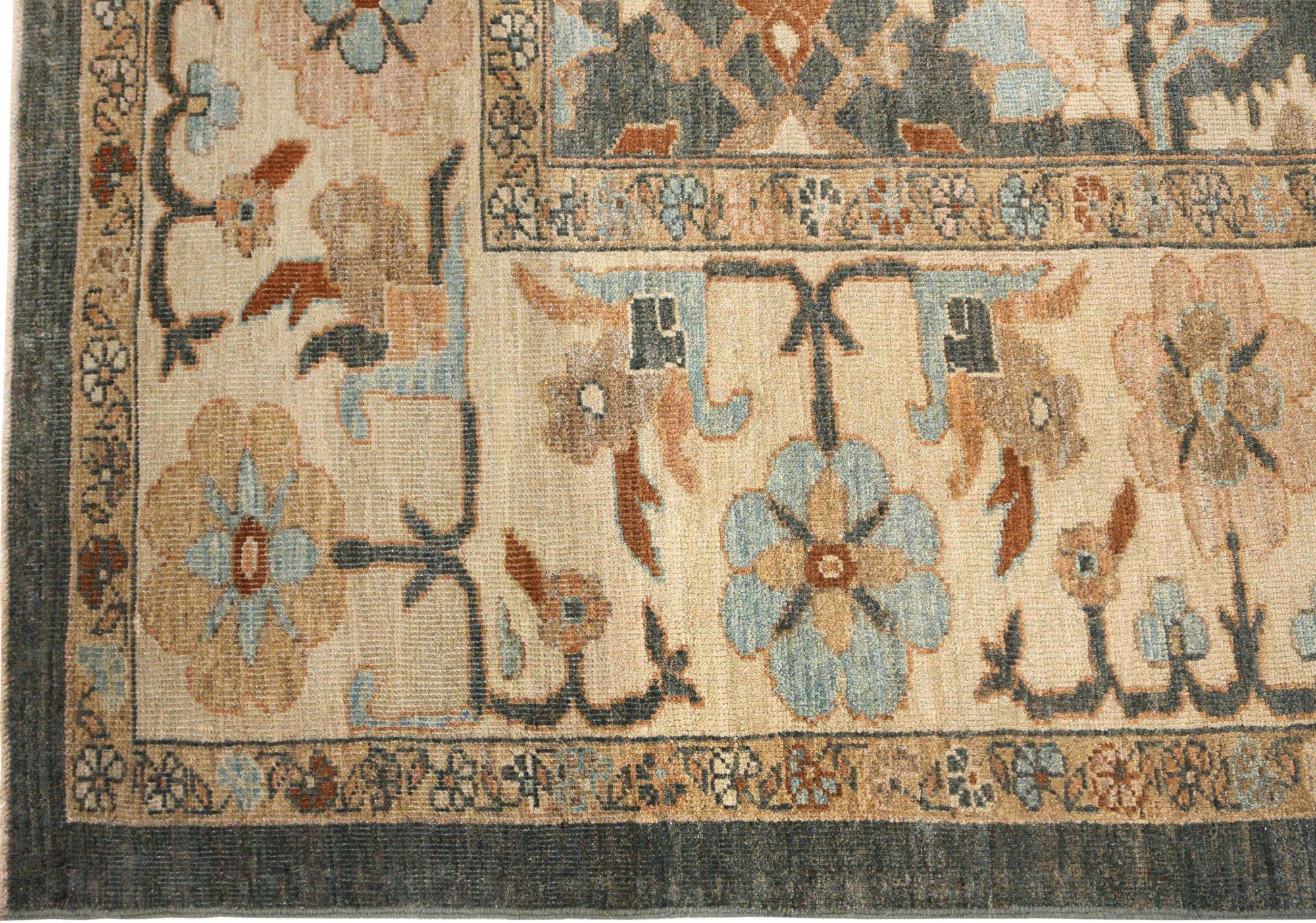 Découvrez l'élégance de l'Afghanistan Sultanabad avec des tapis de zone datant de 1990. Conçu avec de la laine et du gris, ce design exclusif est parfait pour mettre en valeur votre espace.