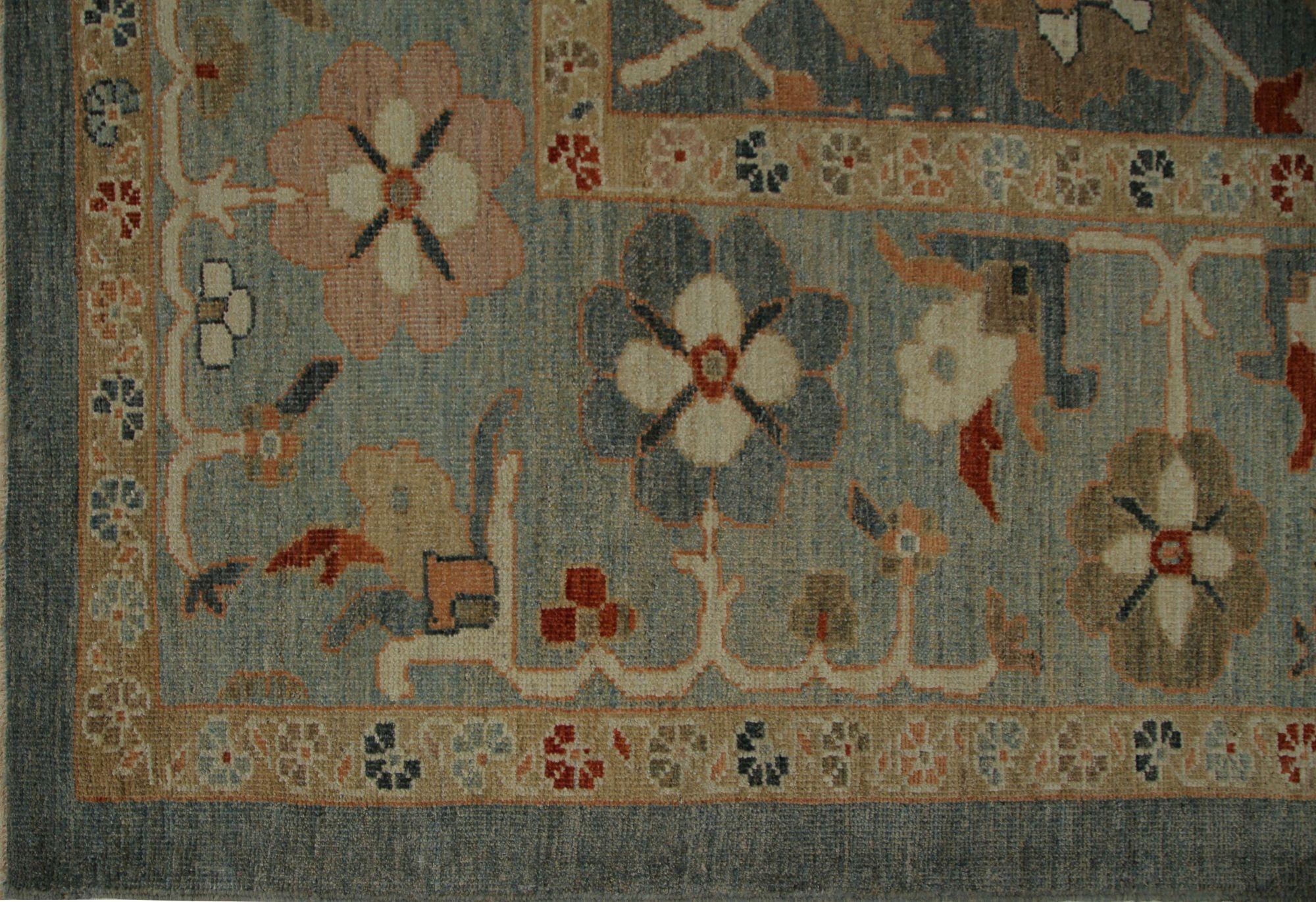 Entdecken Sie die Eleganz von Afghanistan Sultanabad mit Teppichen um 1990. Dieses exklusive Design aus Wolle und Grau ist perfekt, um Ihren Raum zu verschönern.