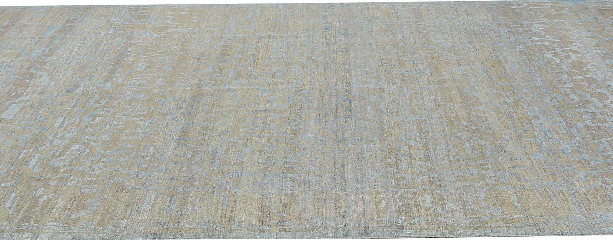 Scopri l'eleganza dell'Afghanistan Sultanabad Rugs con i tappeti CIRCA del 1990. Progettato con lana e sfumature di grigio/argento-tortora, questo design esclusivo è perfetto per valorizzare il tuo spazio.