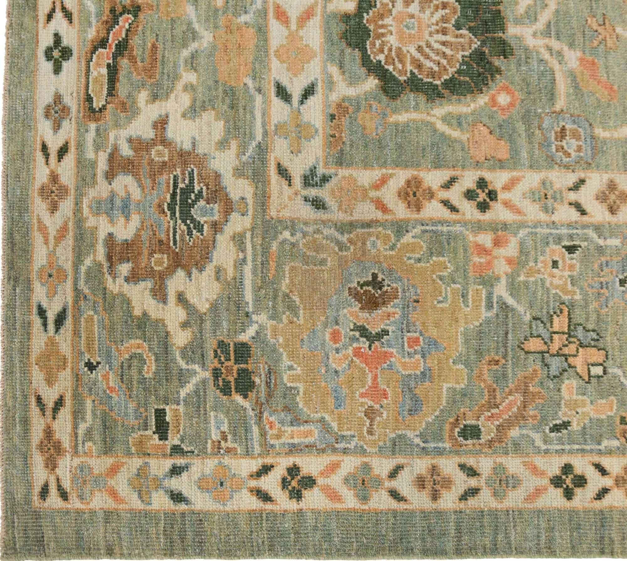 Entdecken Sie die Eleganz von Afghanistan Sultanabad mit Teppichen um 1990. Dieses exklusive Design aus Wolle und Grün ist perfekt, um Ihren Raum zu verschönern.