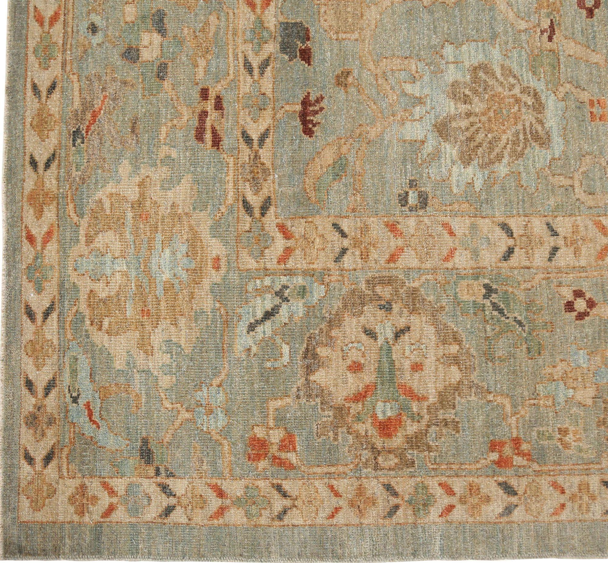 Scopri l'eleganza dell'Afghanistan Sultanabad Rugs con i tappeti CIRCA del 1990. Progettato con lana e verde, questo design esclusivo è perfetto per valorizzare il tuo spazio.