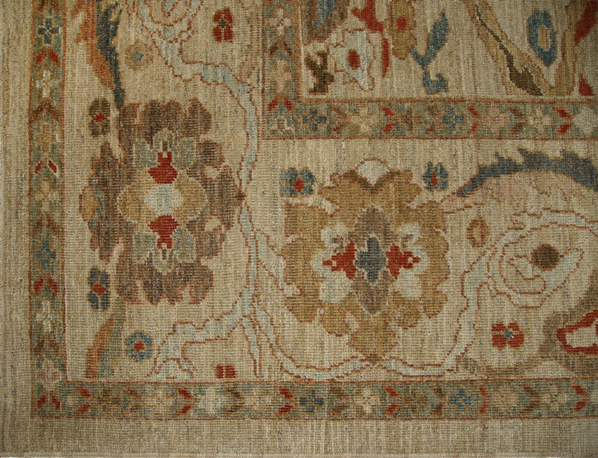 Entdecken Sie die Eleganz von Afghanistan Sultanabad mit Teppichen um 1990. Dieses exklusive Design aus Wolle und Elfenbein ist perfekt, um Ihren Raum zu verschönern.