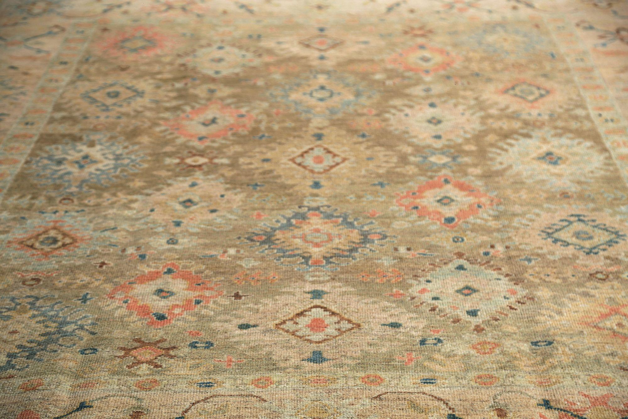 Entdecken Sie die Eleganz von Afghanistan Sultanabad mit Teppichen um 1990. Dieses exklusive Design aus Wolle und IvoryTaupe ist perfekt, um Ihren Raum zu verschönern.
