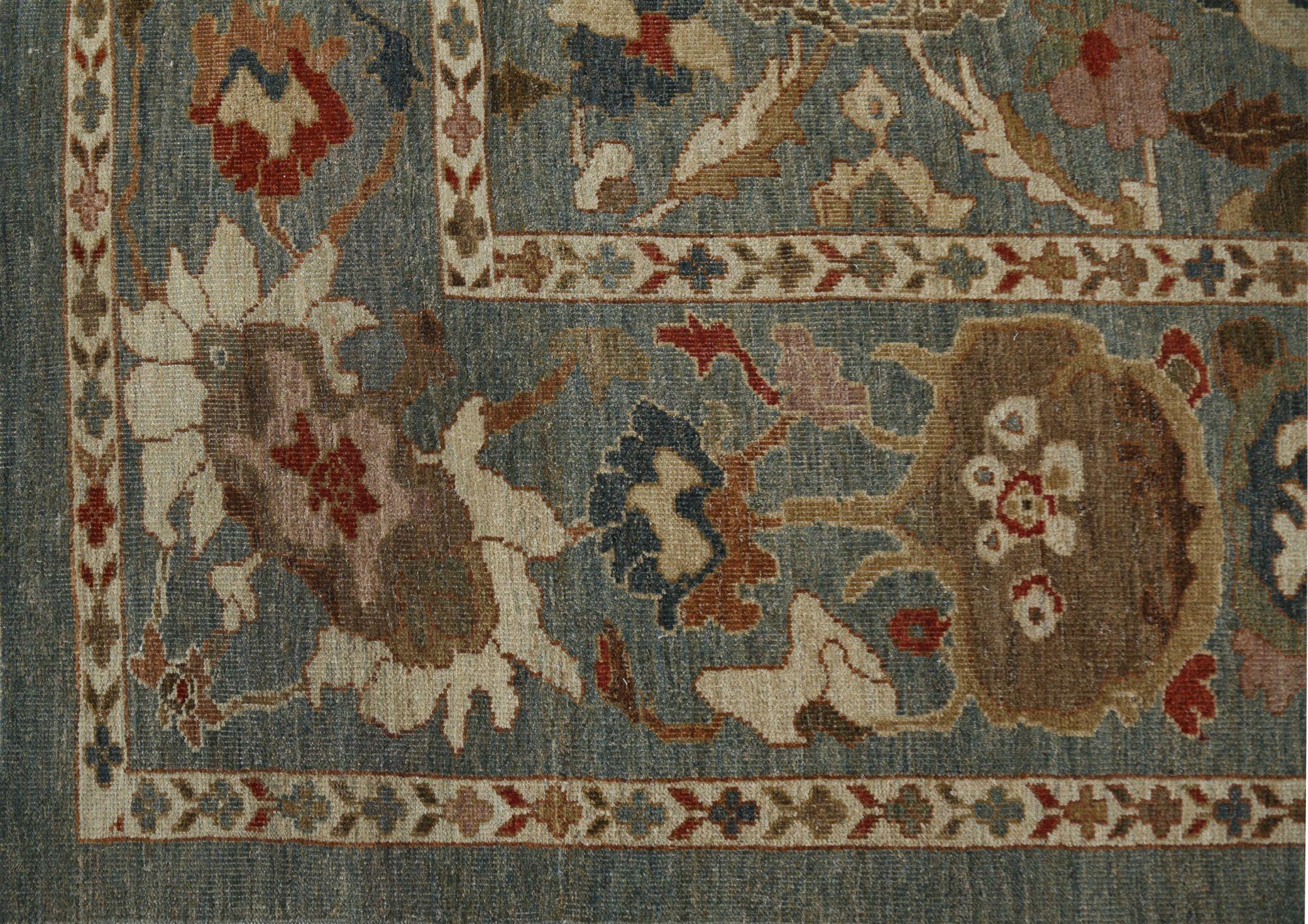 Entdecken Sie die Eleganz des afghanischen Sultanabad-Teppichs in Übergröße aus der Zeit um 1990. Dieses exklusive Design aus Wolle und Grau ist perfekt, um Ihren Raum zu verschönern.
