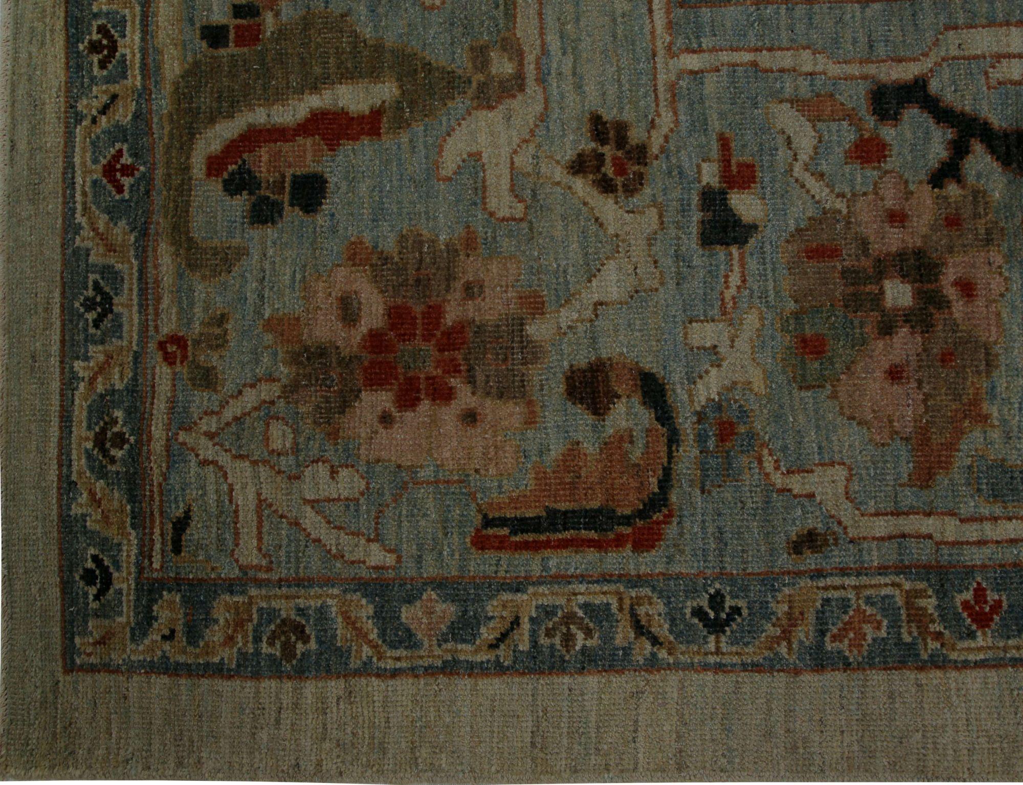 Entdecken Sie die Eleganz des afghanischen Sultanabad-Teppichs in Übergröße aus der Zeit um 1990. Dieses exklusive Design aus Wolle und Elfenbein ist perfekt, um Ihren Raum zu verschönern.