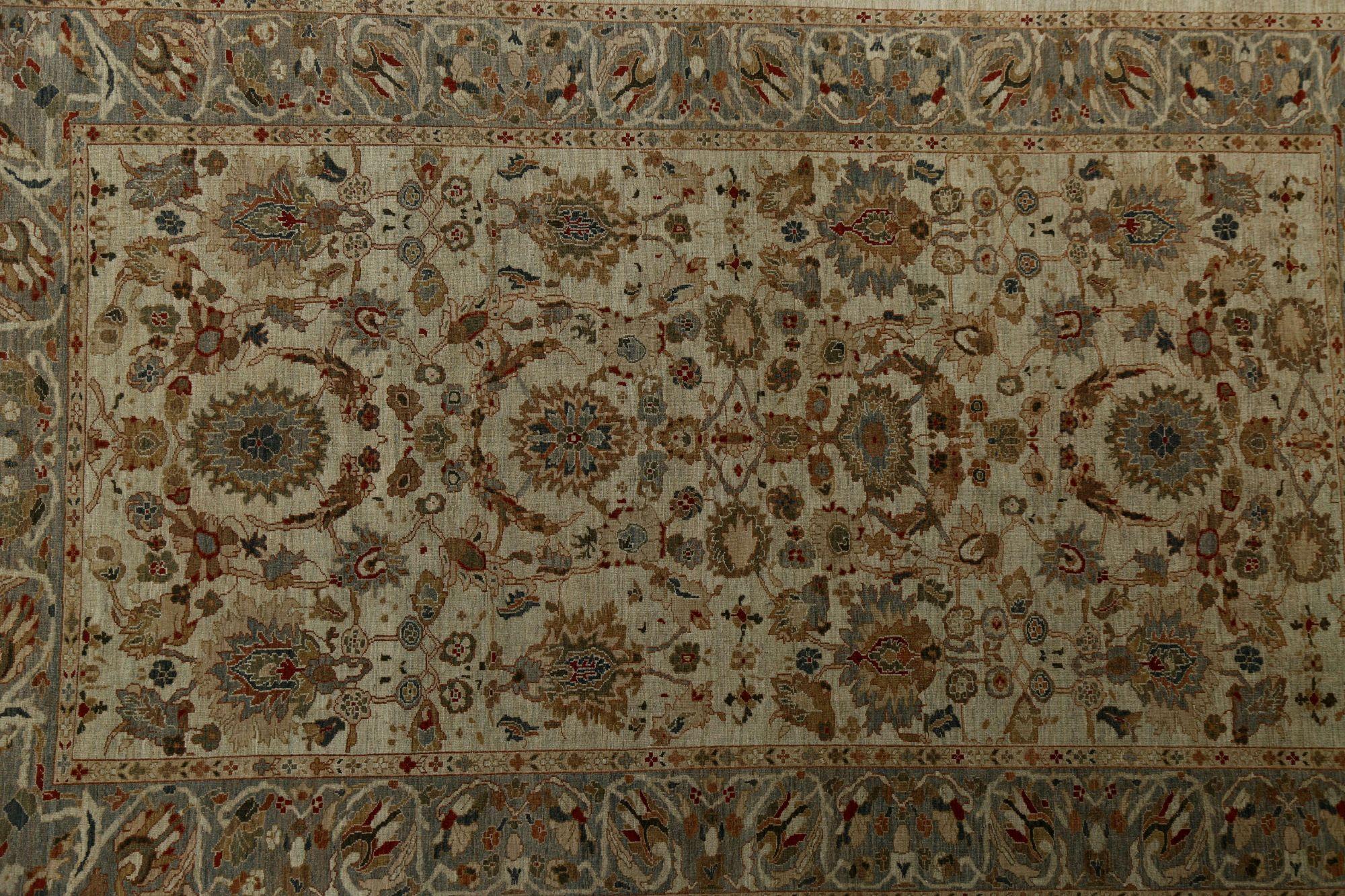 Persian Sultanabad Over Size Rug - Wool Ivory Design - 96190 In Excellent Condition For Sale In Dallas, TX