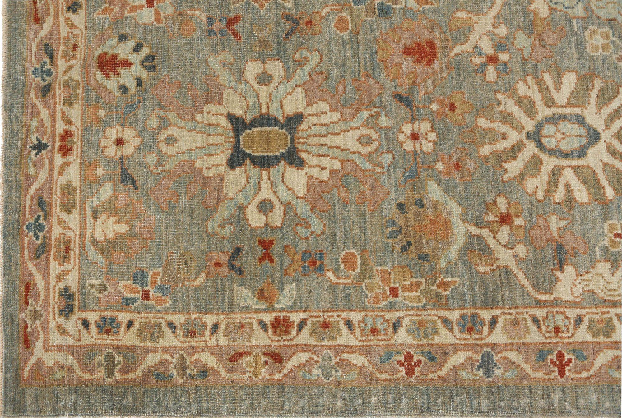 Entdecken Sie die Eleganz des afghanischen Sultanabad-Teppichs mit Läufer um 1990. Dieses exklusive Design aus Wolle und Grau ist perfekt, um Ihren Raum zu verschönern.