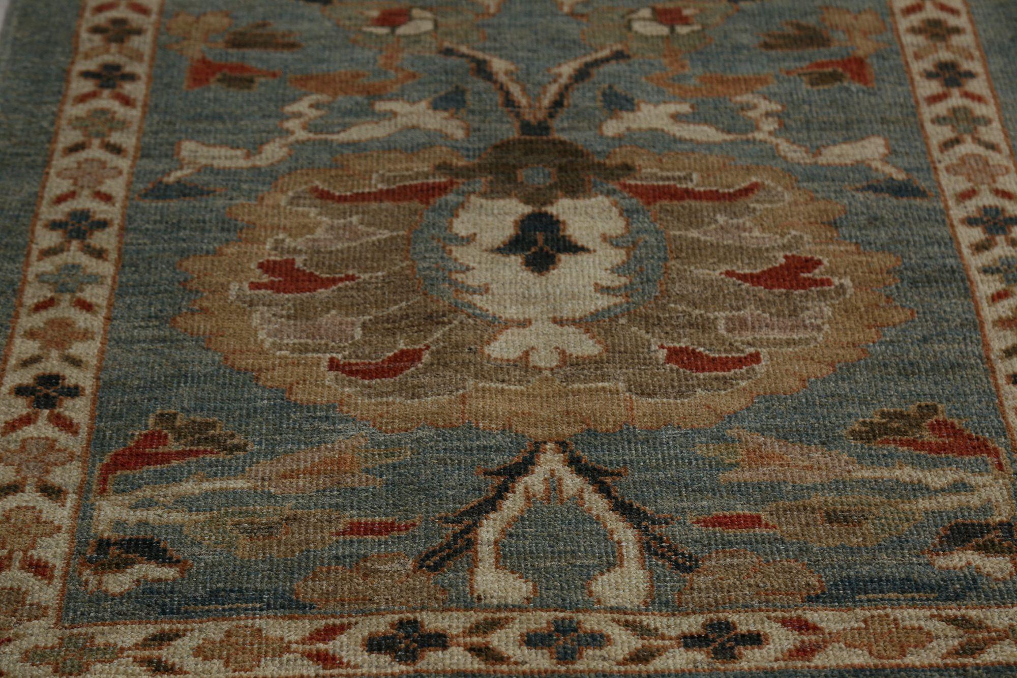 Entdecken Sie die Eleganz des afghanischen Sultanabad-Teppichs mit Läufer um 1990. Dieses exklusive Design aus Wolle und Grau ist perfekt, um Ihren Raum zu verschönern.