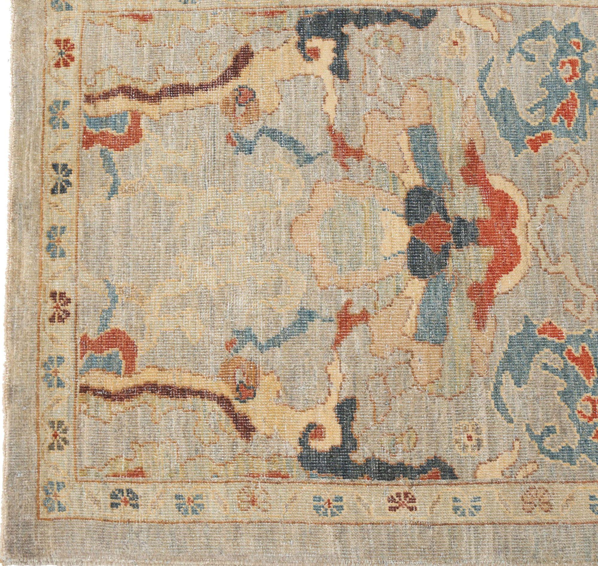 Entdecken Sie die Eleganz des afghanischen Sultanabad-Teppichs mit Läufer um 1990. Dieses exklusive Design aus Wolle und Elfenbein ist perfekt, um Ihren Raum zu verschönern.