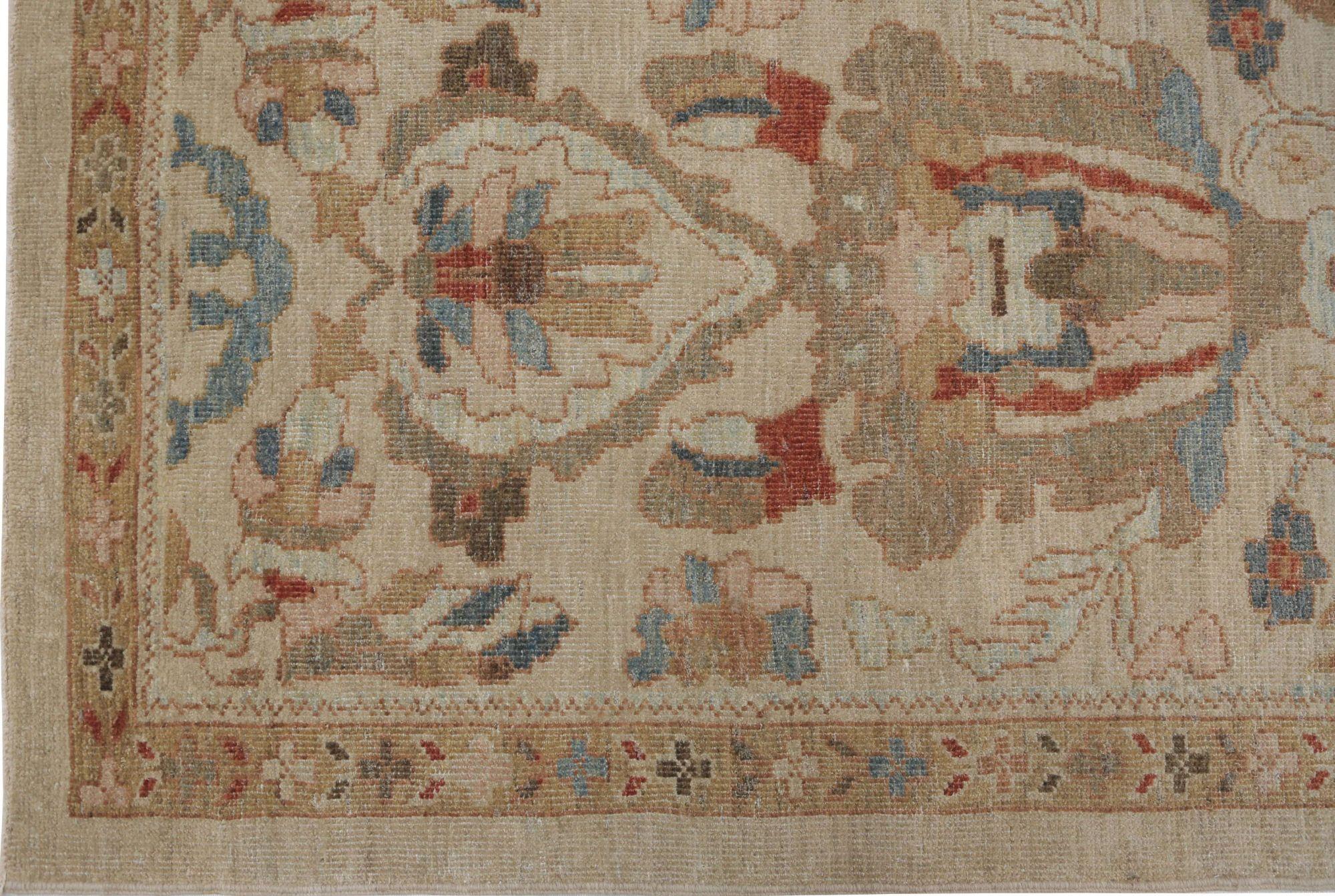 Scopri l'eleganza del Sultanabad Rugs dell'Afghanistan, caratterizzato da un tappeto runner del 1990 circa. Progettato con lana e avorio, questo design esclusivo è perfetto per valorizzare il tuo spazio.