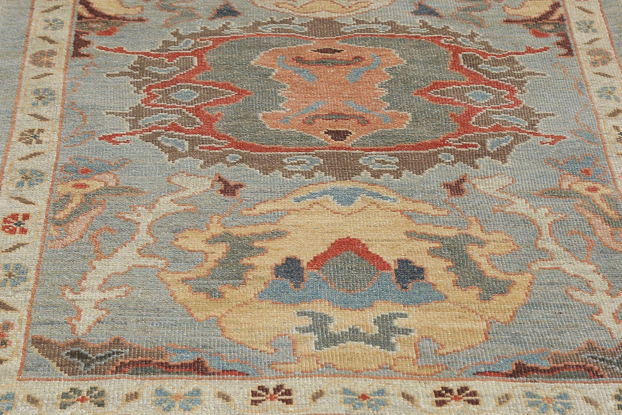 Entdecken Sie die Eleganz des afghanischen Sultanabad-Teppichs mit Läufer um 1990. Dieses exklusive Design aus Wolle und Elfenbein ist perfekt, um Ihren Raum zu verschönern.