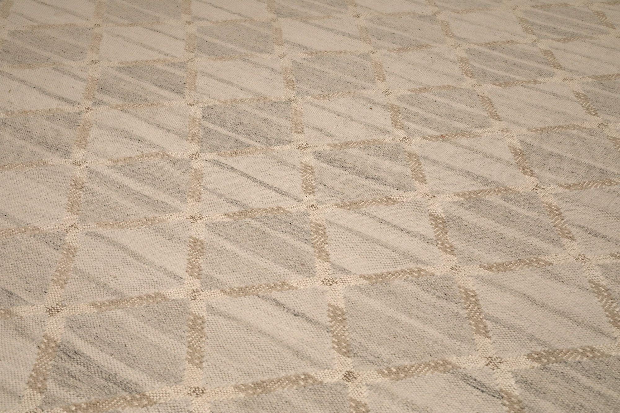 Tribal Tapis de collection suédois Afghanistan - Design en laine ivoire - 97345 en vente
