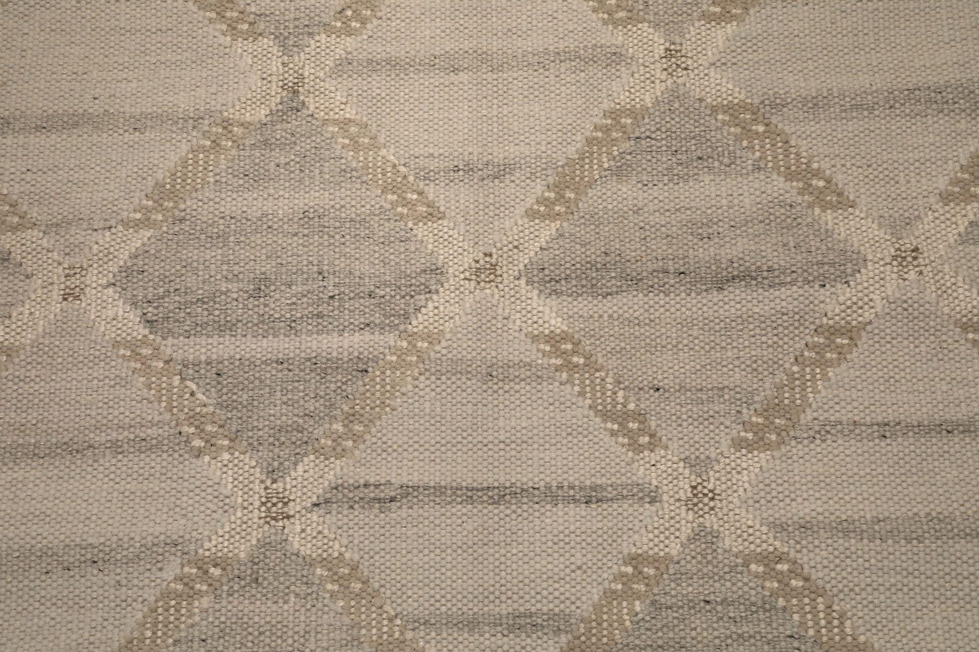 20ième siècle Tapis de collection suédois Afghanistan - Design en laine ivoire - 97345 en vente