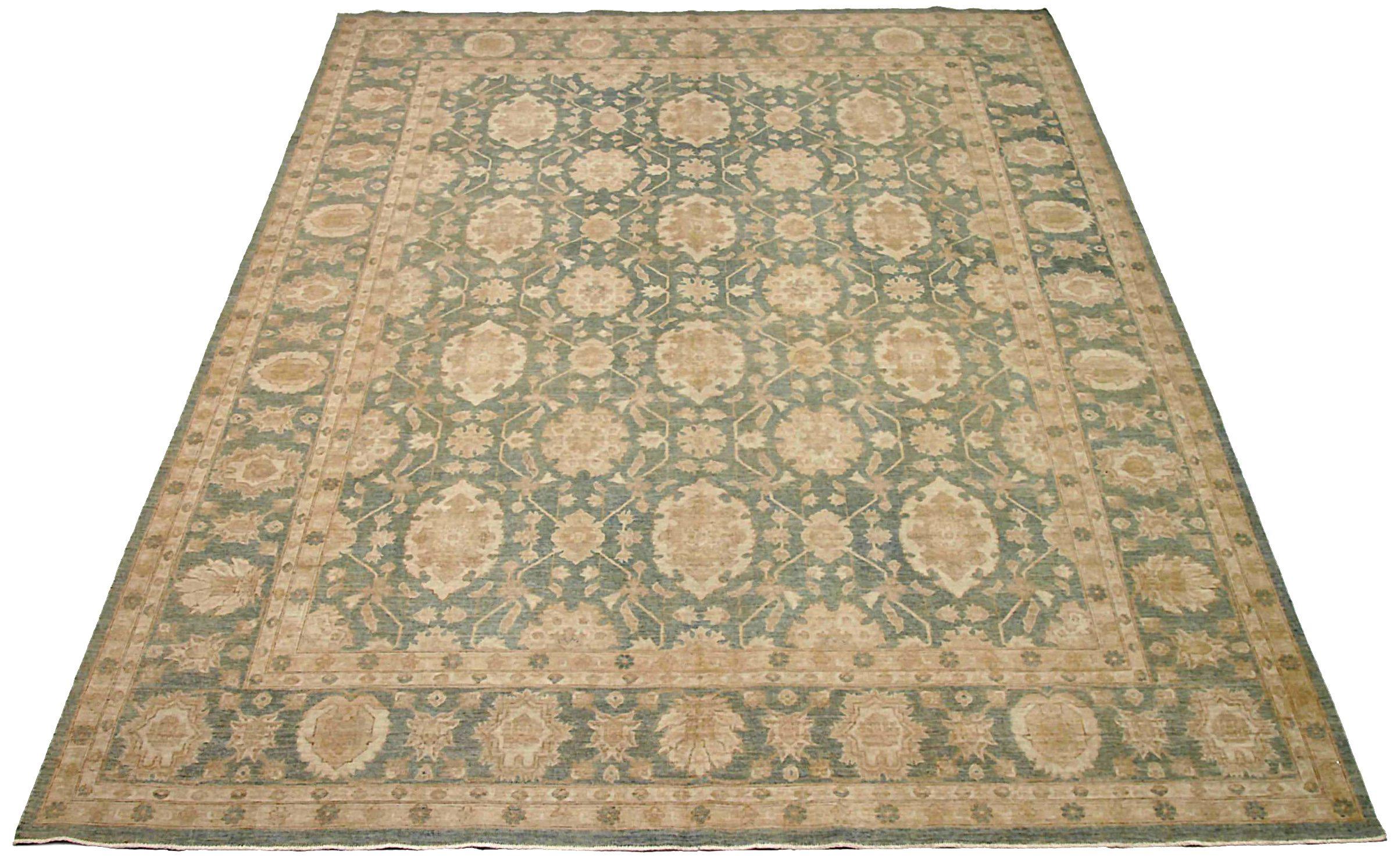 Entdecken Sie die Eleganz von Afghanistan Tabriz mit Teppichen von Circa 1990. Dieses exklusive Design aus Wolle und BlauBraunGrauElfenbein ist perfekt, um Ihren Raum zu verschönern.