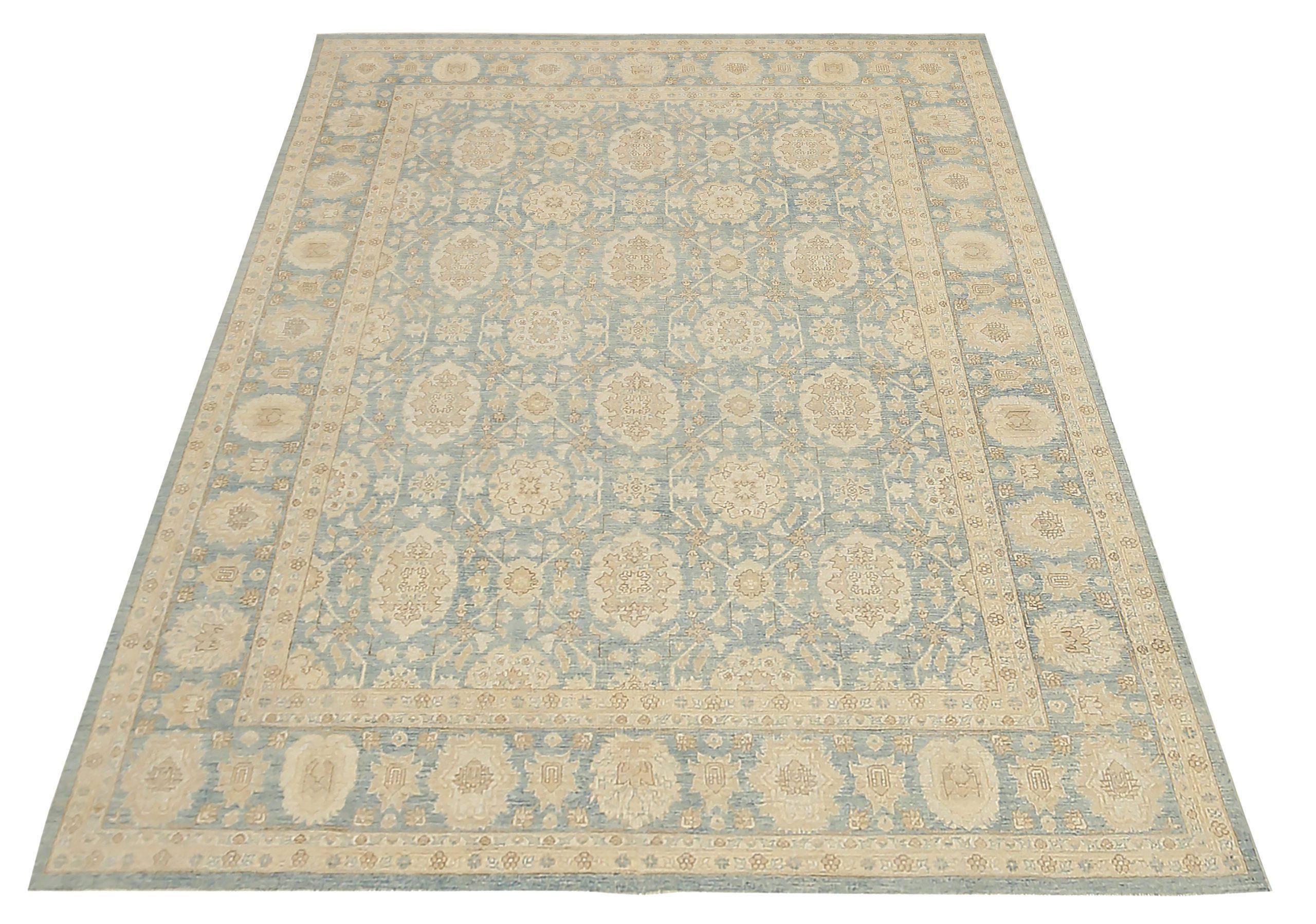Scopri l'eleganza dell'Afghanistan Tabriz con i tappeti d'area CIRCA 1990. Progettato con lana e blu-avorio-tortora, questo design esclusivo è perfetto per valorizzare il tuo spazio.